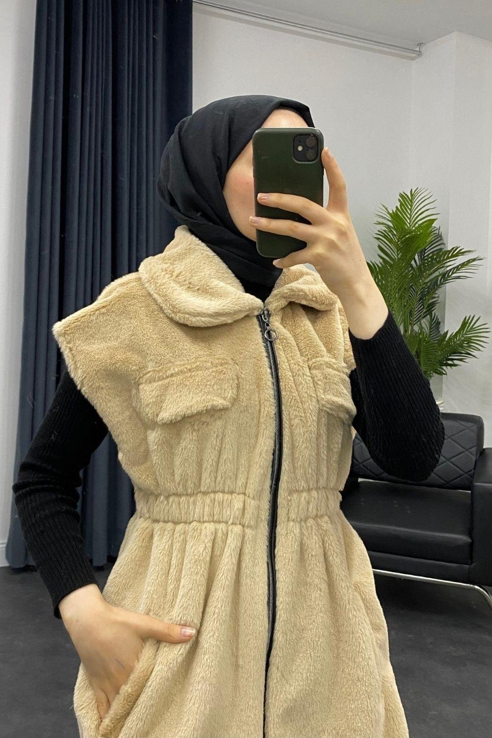 Fermuarlı Peluş Yelek Bej
