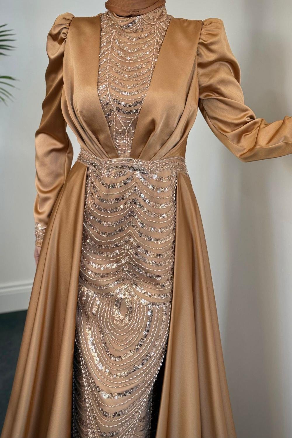 Gabriella Pelerinli Saten Abiye Gold