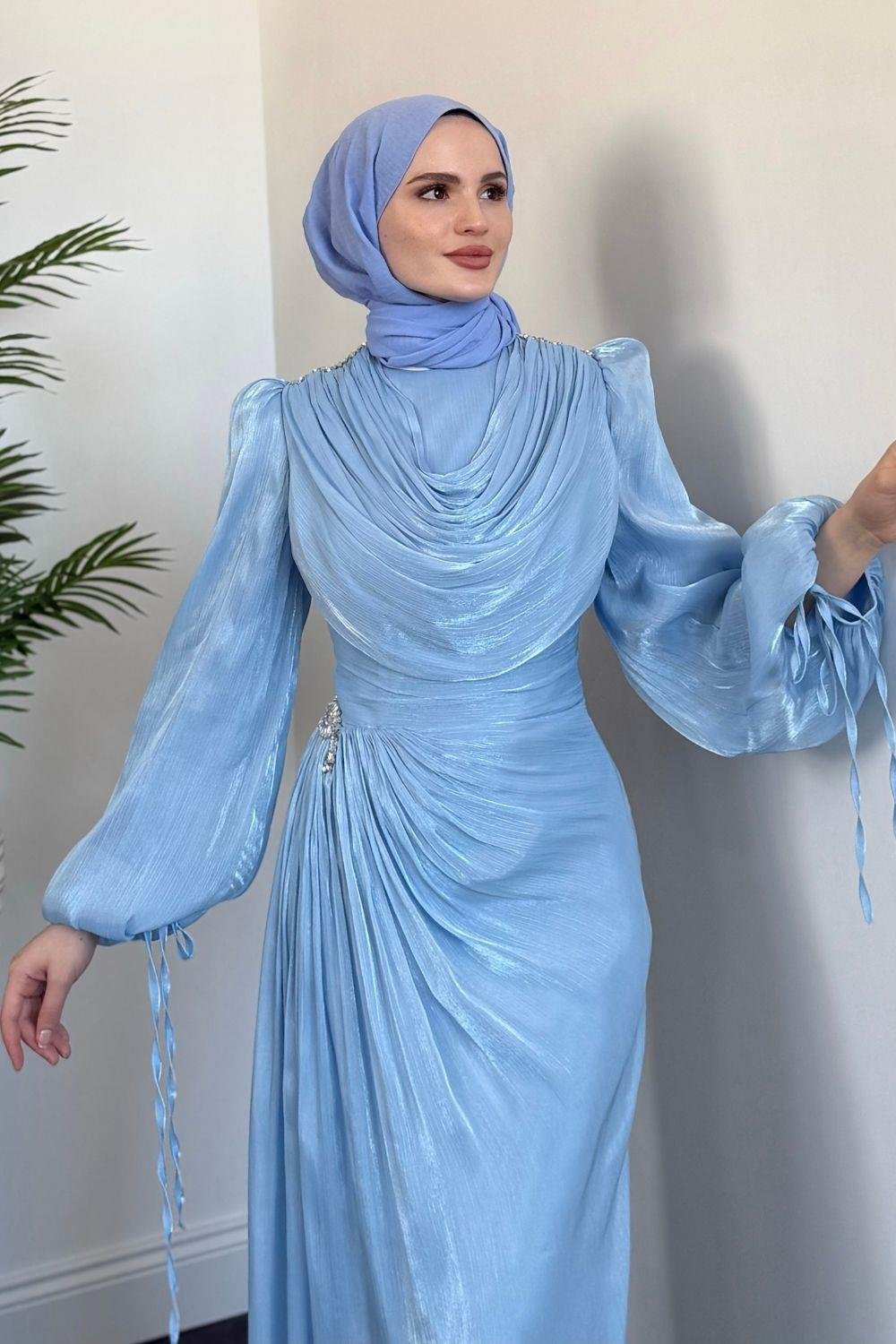 Jenika Omzu Ve Beli Taşlı Abiye Bebe Mavisi