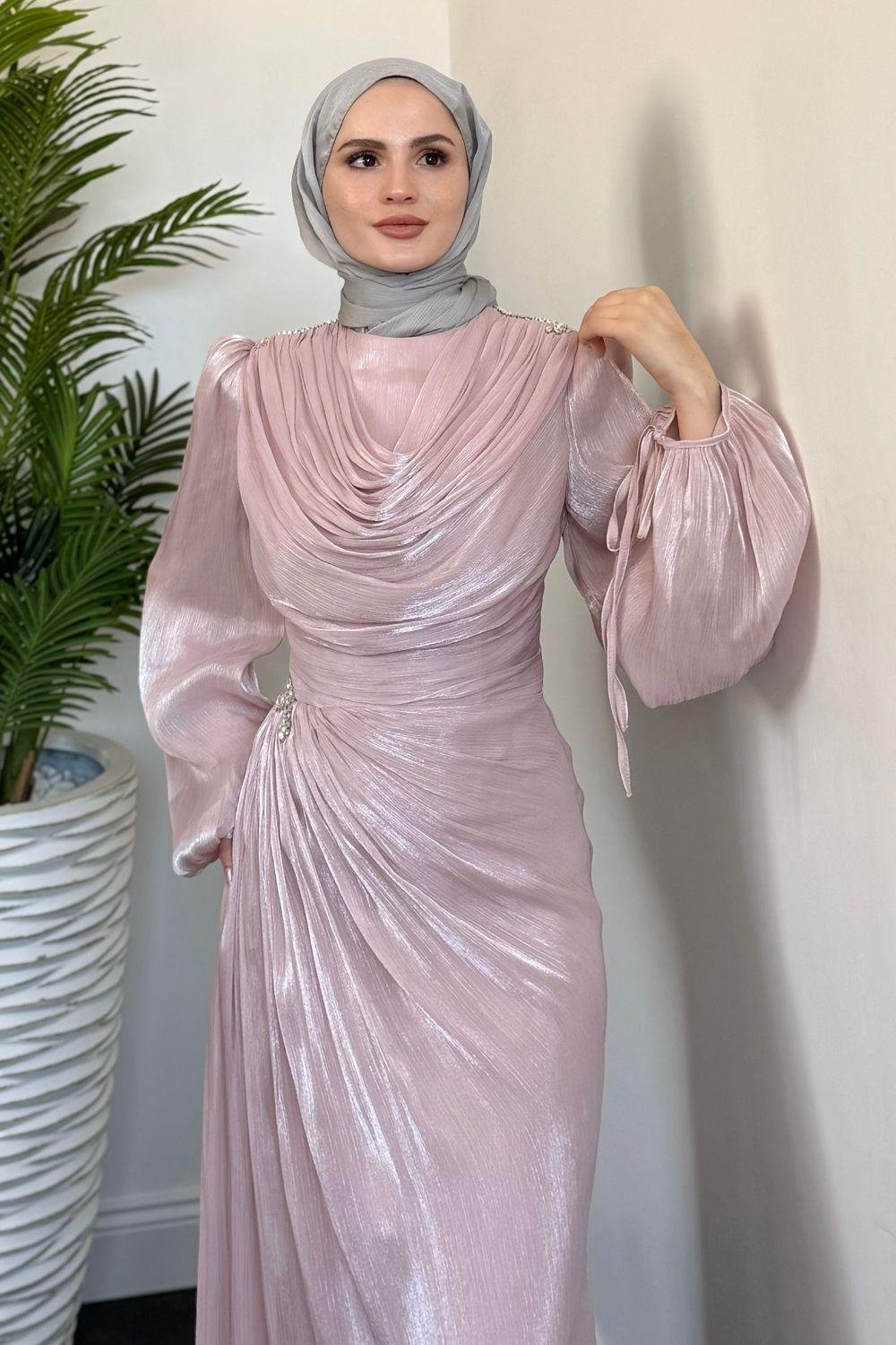 Jenika Omzu Ve Beli Taşlı Abiye Pudra
