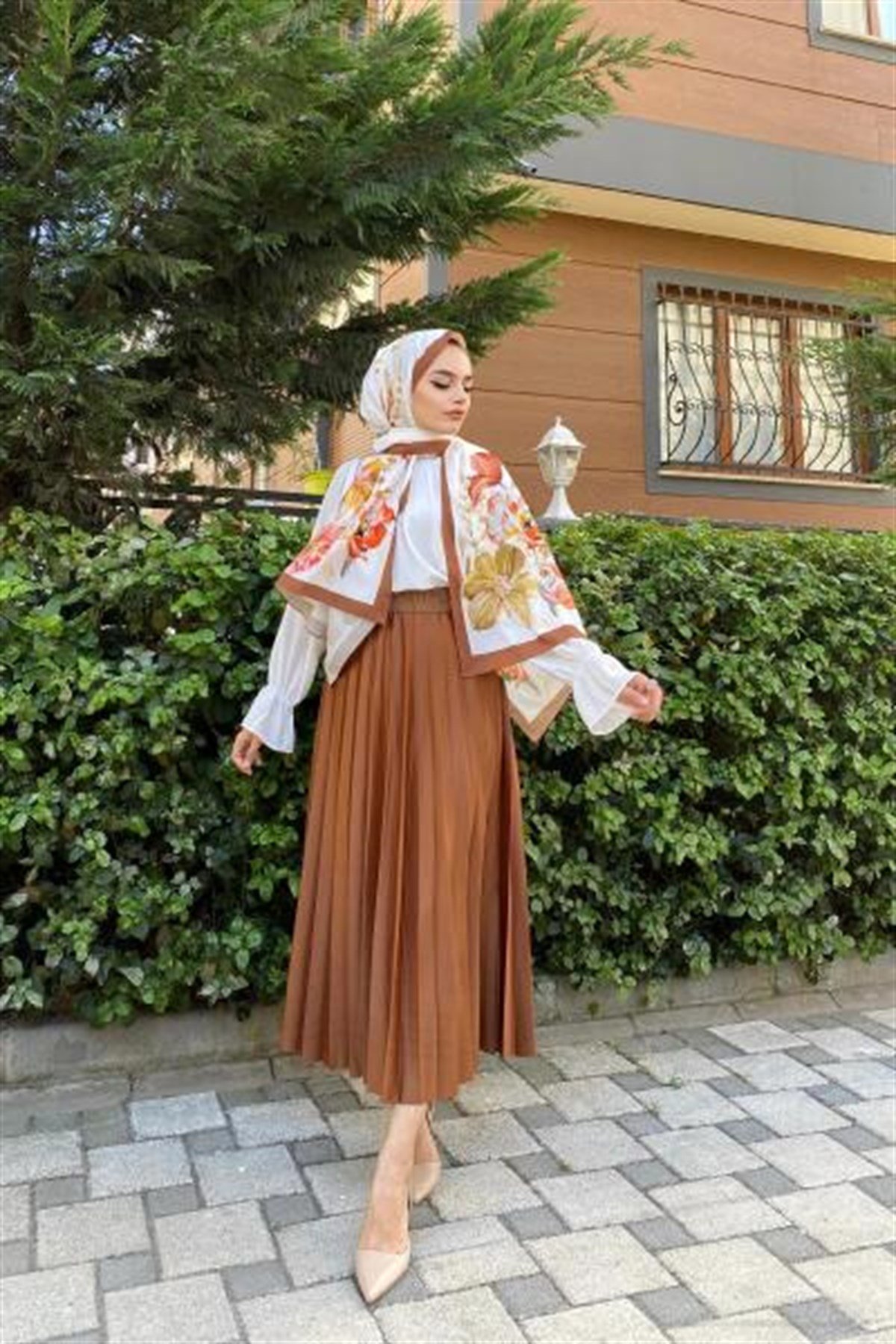 Kalın Kemerli Pileli Etek Kahverengi