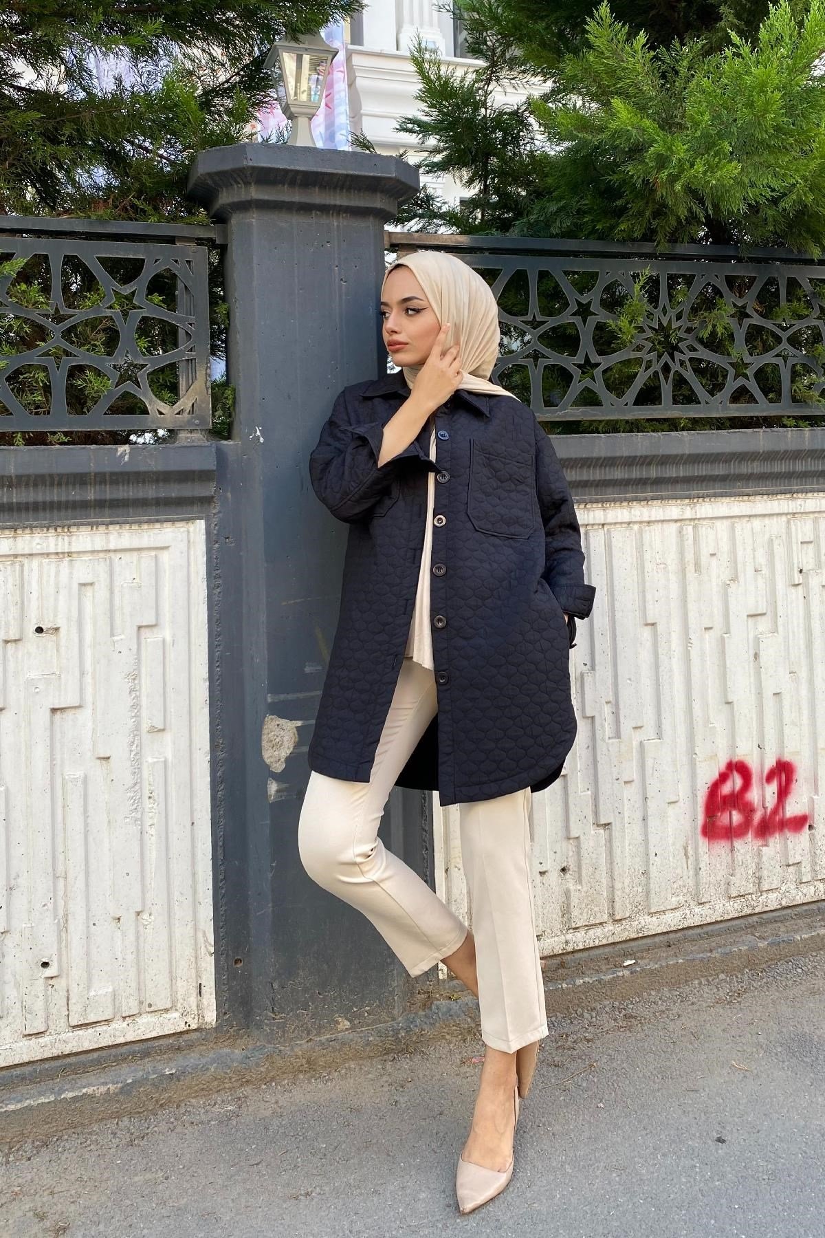 Kapitone Düğmeli Ceket Siyah