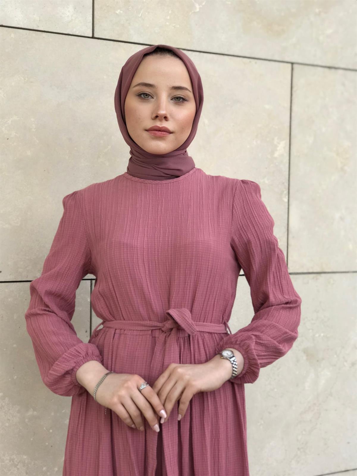 Kendinden Çizgili Maxi Elbise Pudra