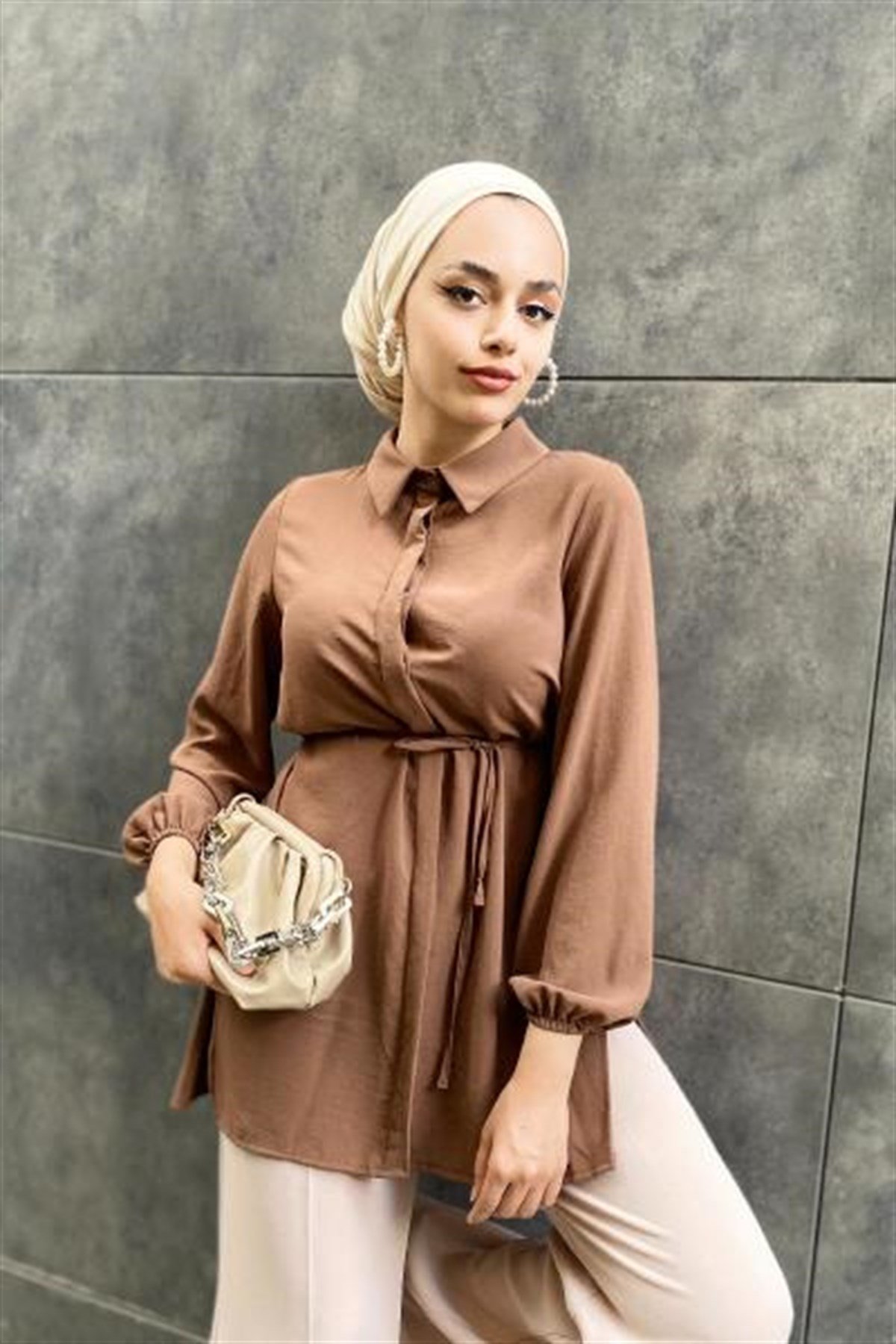 Kolu Lastikli Düğmeli Tunik Kahve