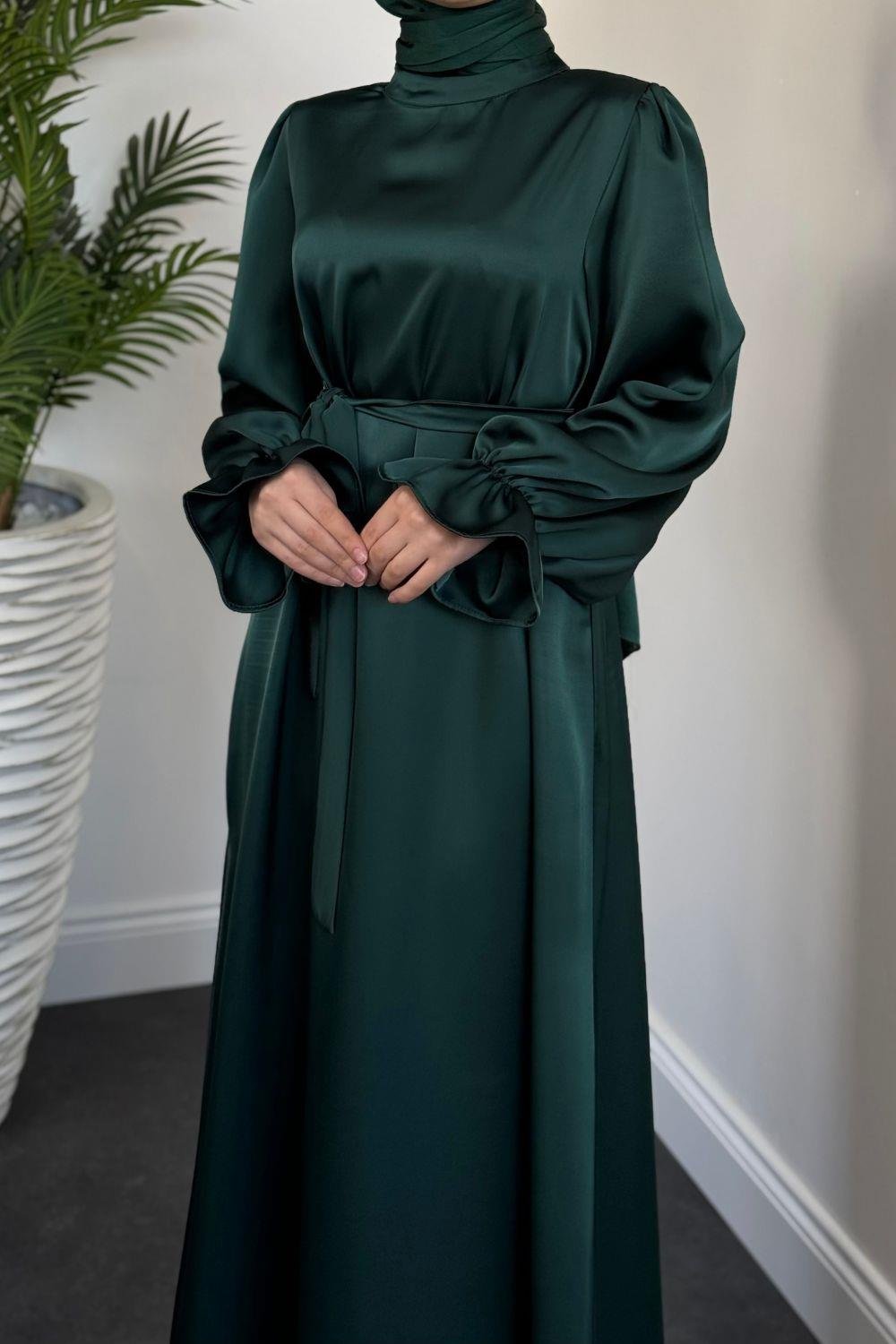 Lady Kolu Fırfır Saten Abiye Zümrüt