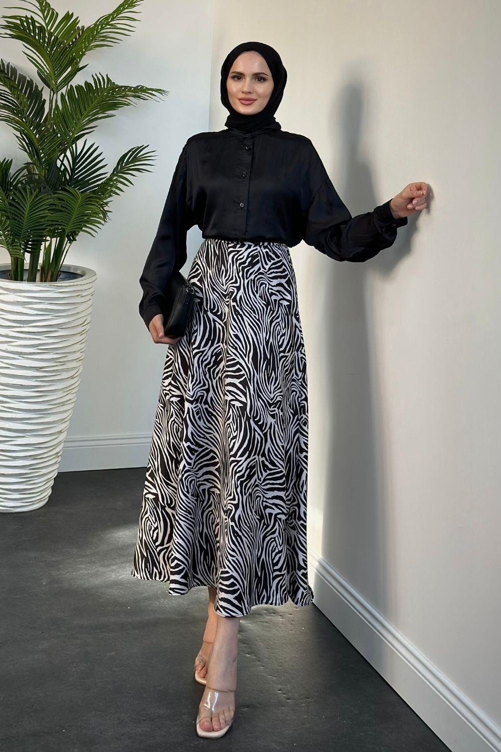 Liliya Zebra Desen Saten Etek Siyah