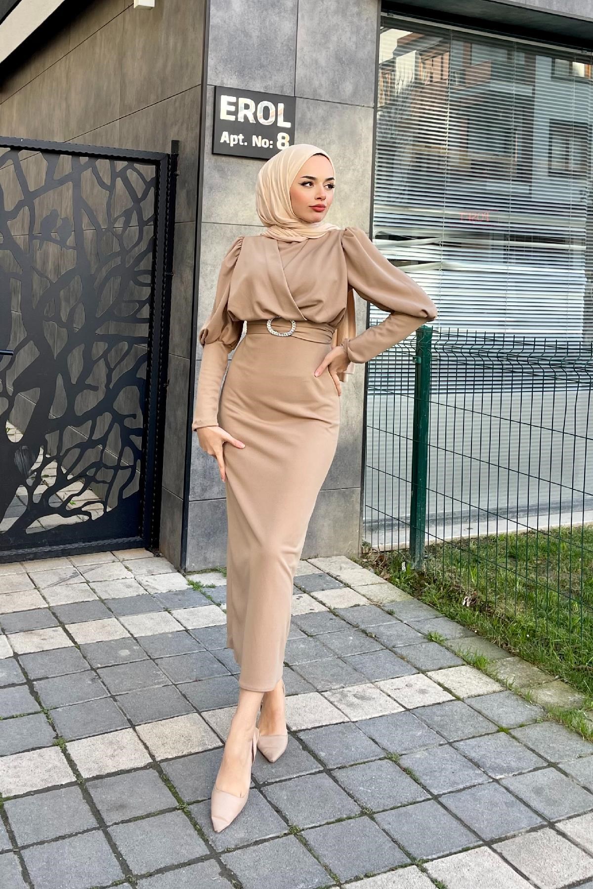 Önü Çapraz Kemerli Elbise SütlüKahve