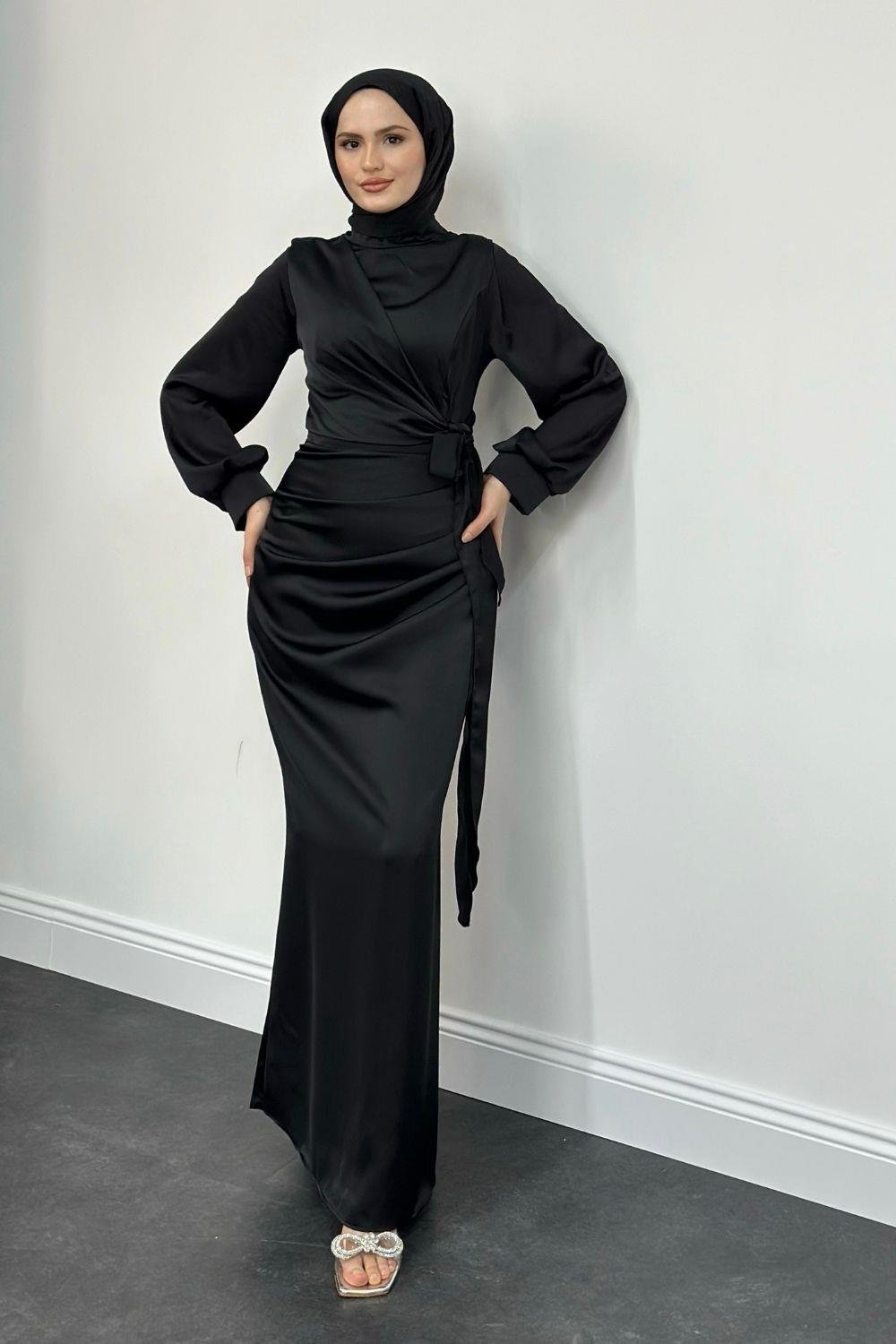 Orlenda Drape Detay Balık Abiye Siyah