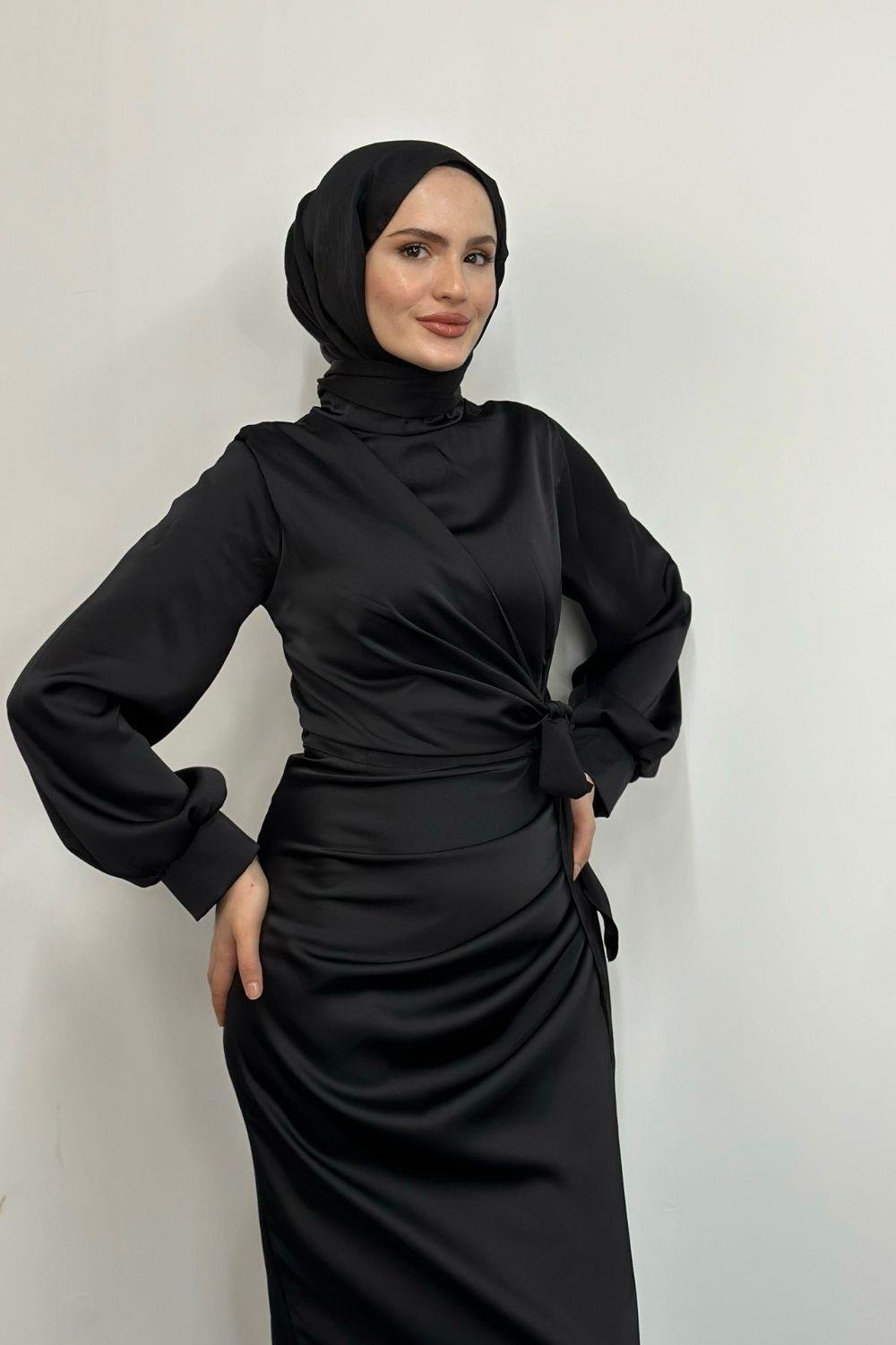 Orlenda Drape Detay Balık Abiye Siyah