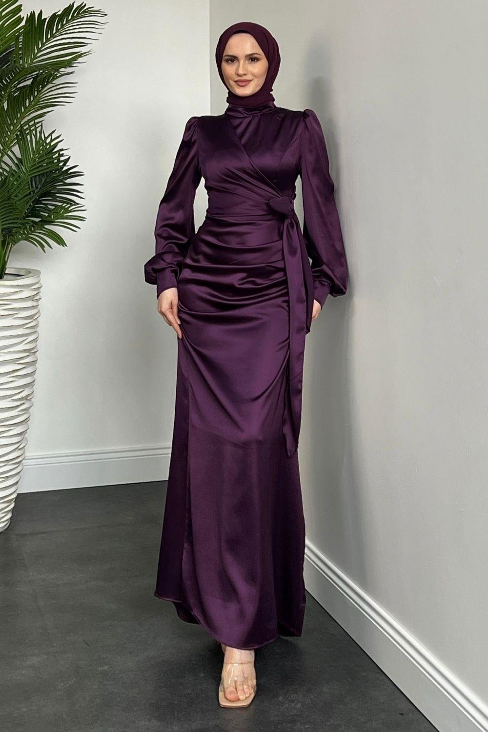 Orlenda Drape Detay Balık Saten Abiye Mor