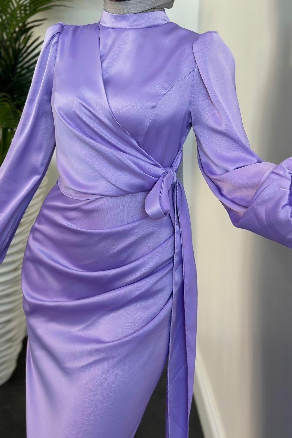 Orlenda Drape Detay Balık Saten Abiye Lila