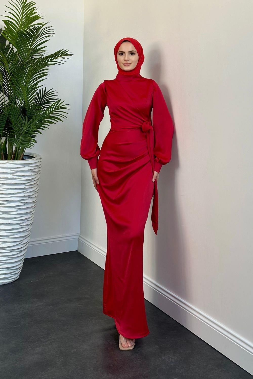 Orlenda Drape Detay Balık Saten Abiye Kırmızı
