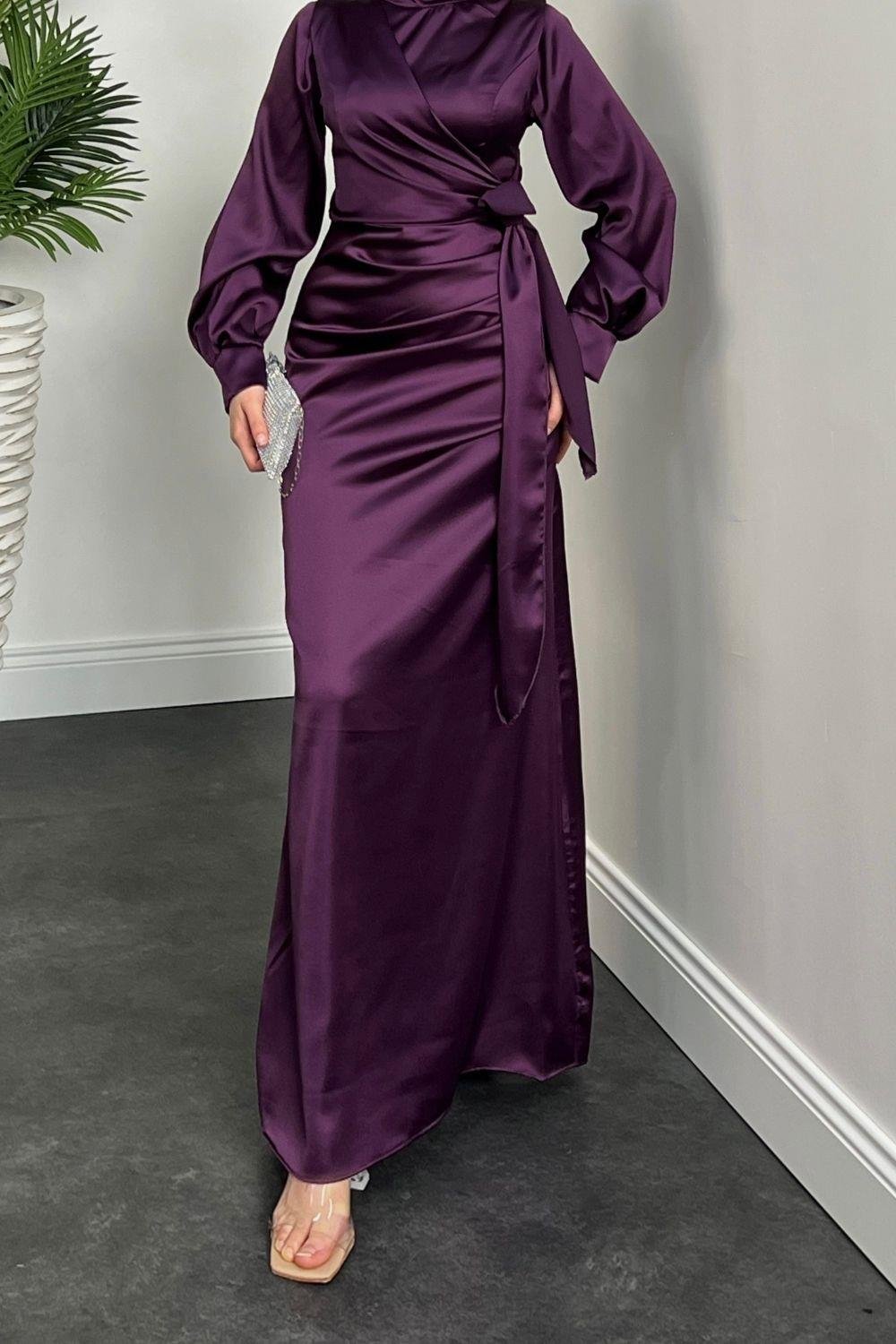 Orlenda Drape Detay Balık Saten Abiye Mor