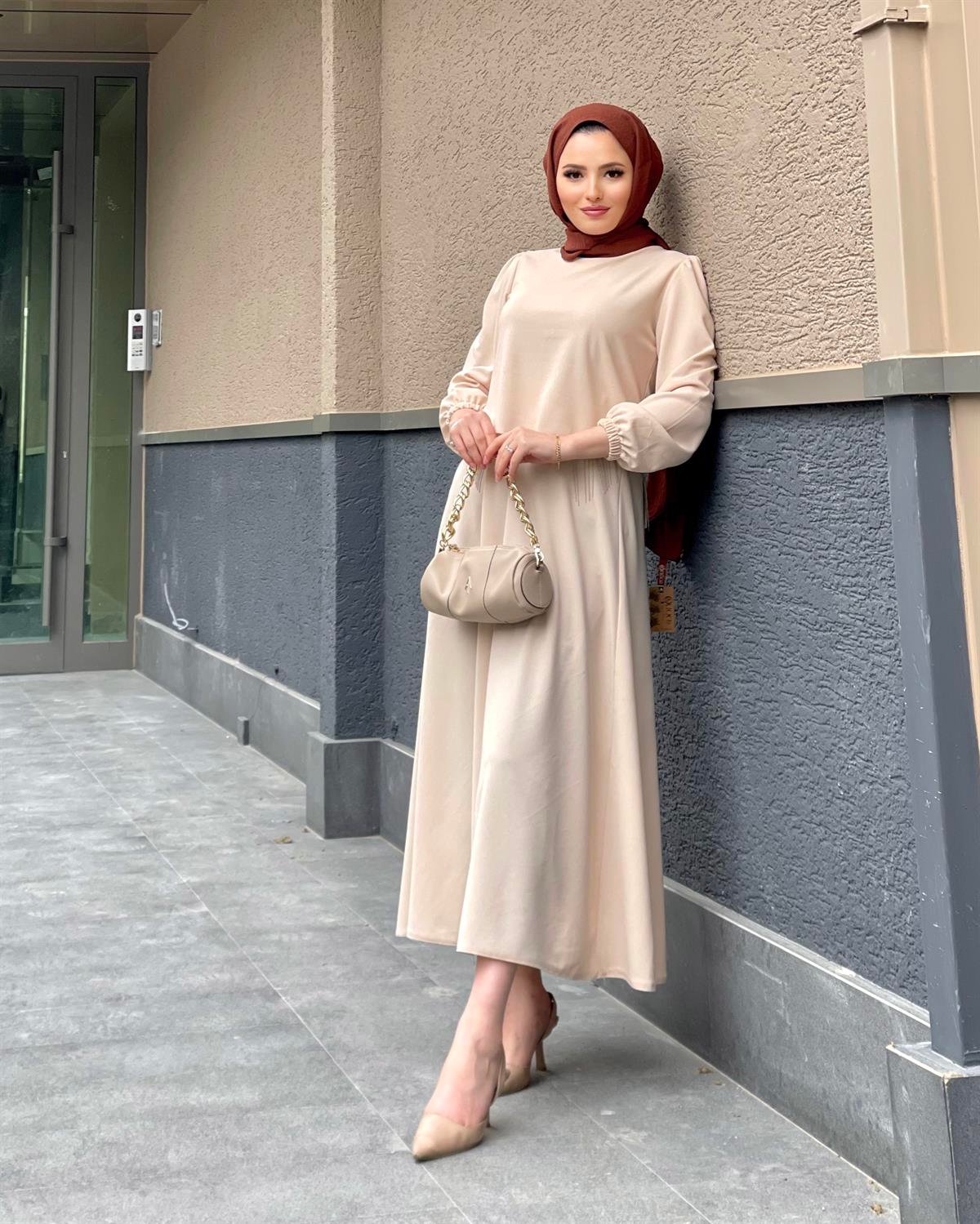 Roza Etekli Takım Bej