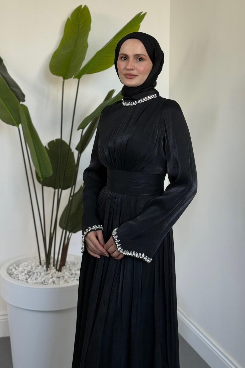 Saoris Boynu Kolu Taşlı Jan Jan Abiye Siyah