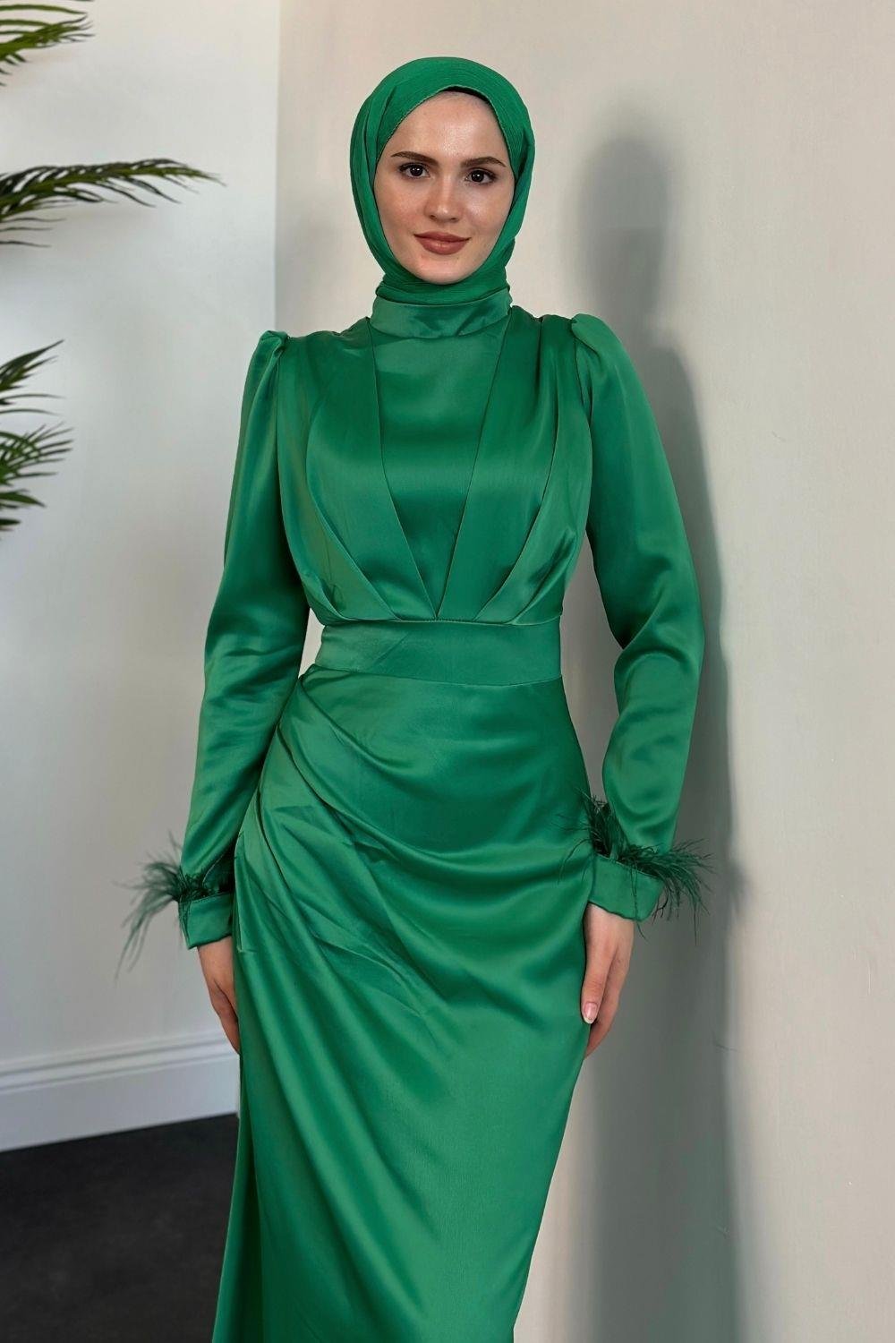 Vladya Kuyruklu Saten Balık Abiye Benetton