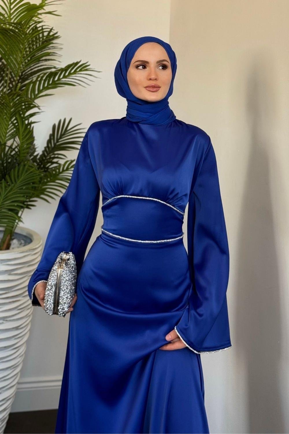 Vlasi Kolu Ve Beli Baget Taşlı Saten Abiye Sax
