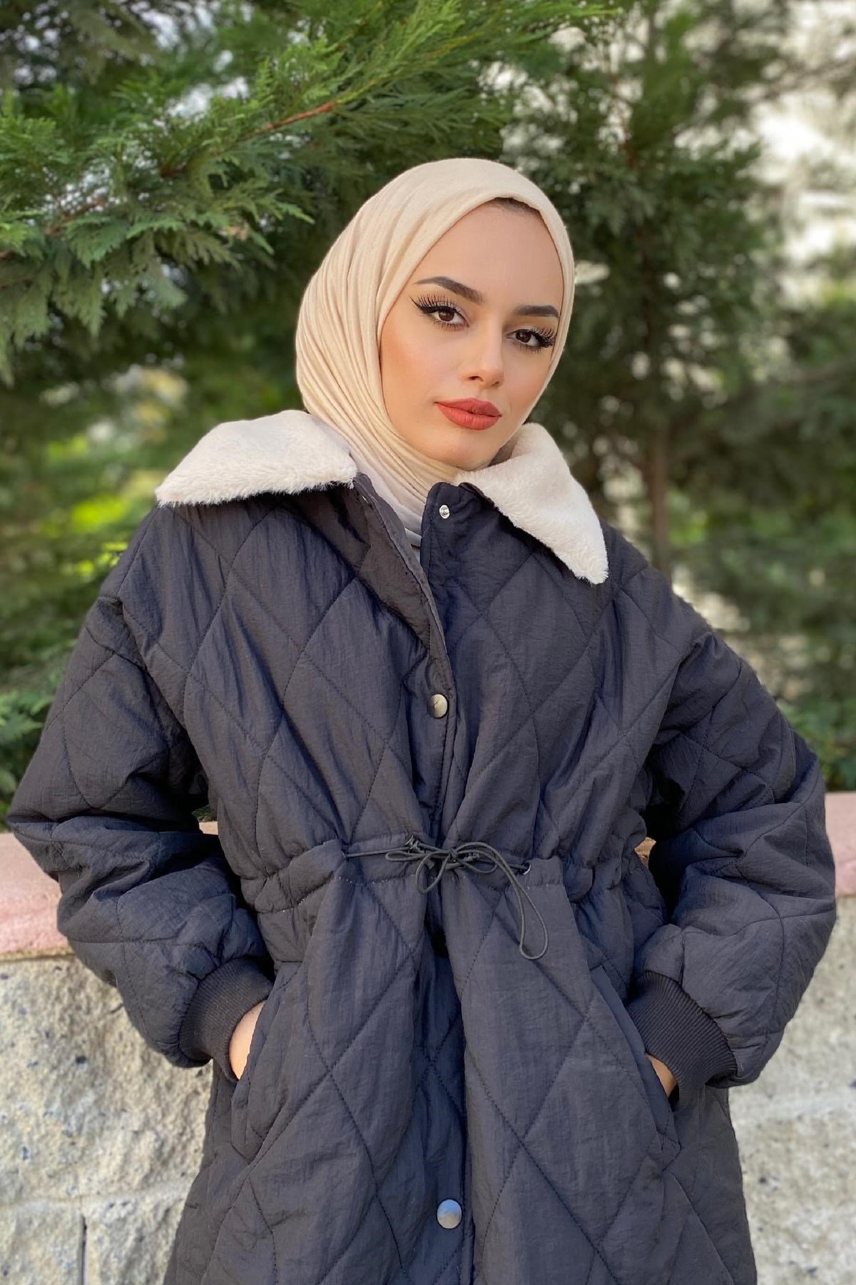 Yakası Kürklü Kapütone Mont Siyah
