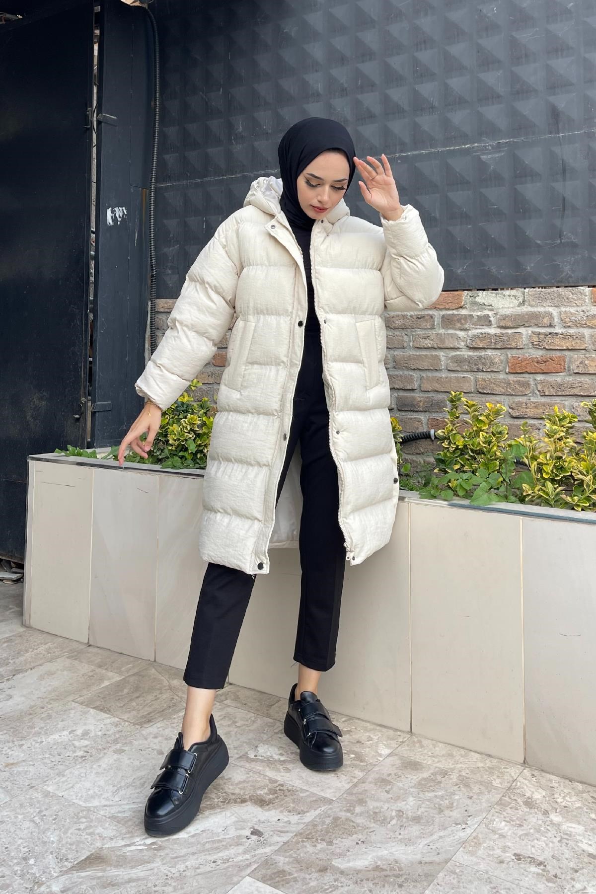 Yanı Çıtçıtlı Mont Ekru
