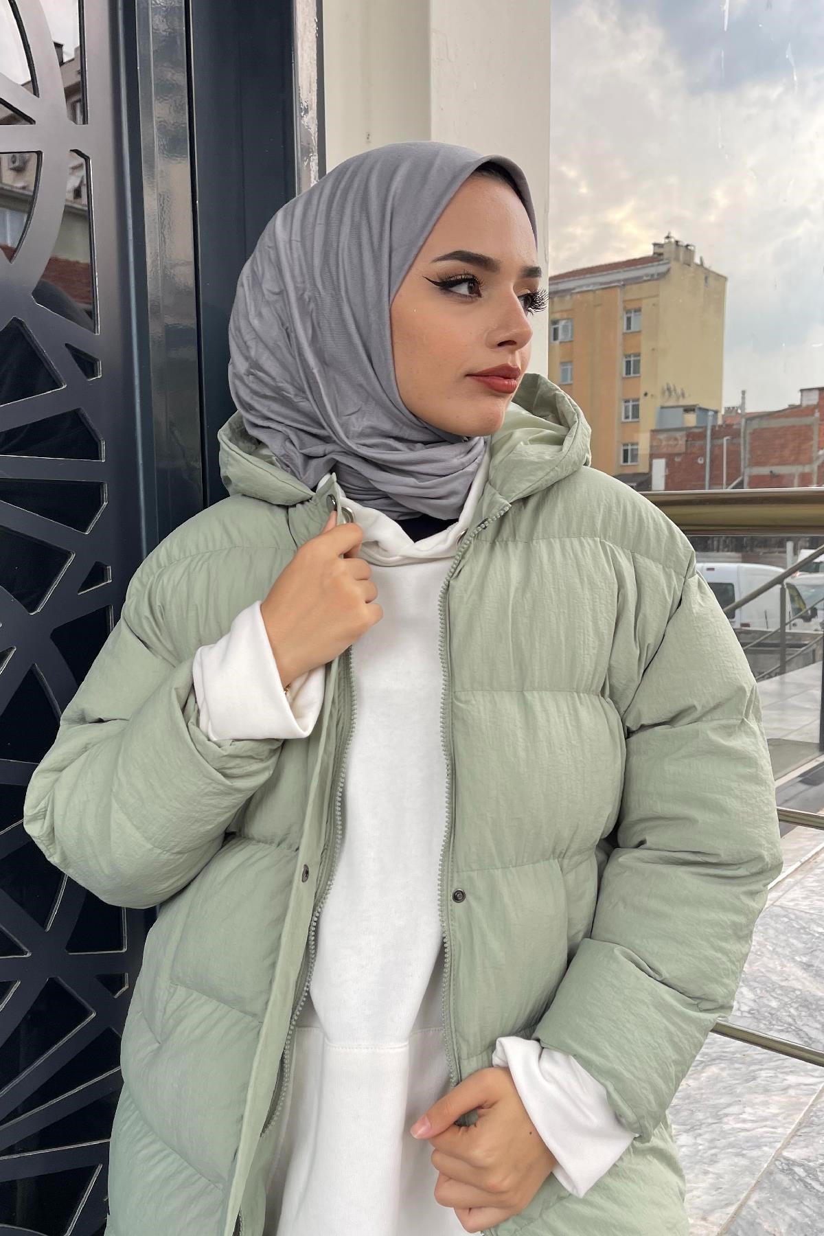 Yanı Çıtçıtlı Mont Mint