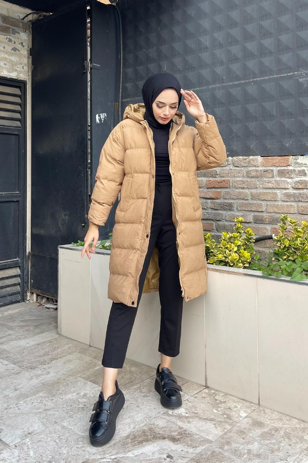 Yanı Çıtçıtlı Mont SütlüKahve