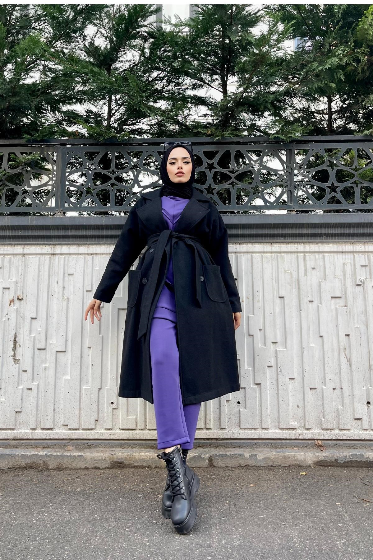 Yanı Düğmeli Kuşaklı Kaban Siyah