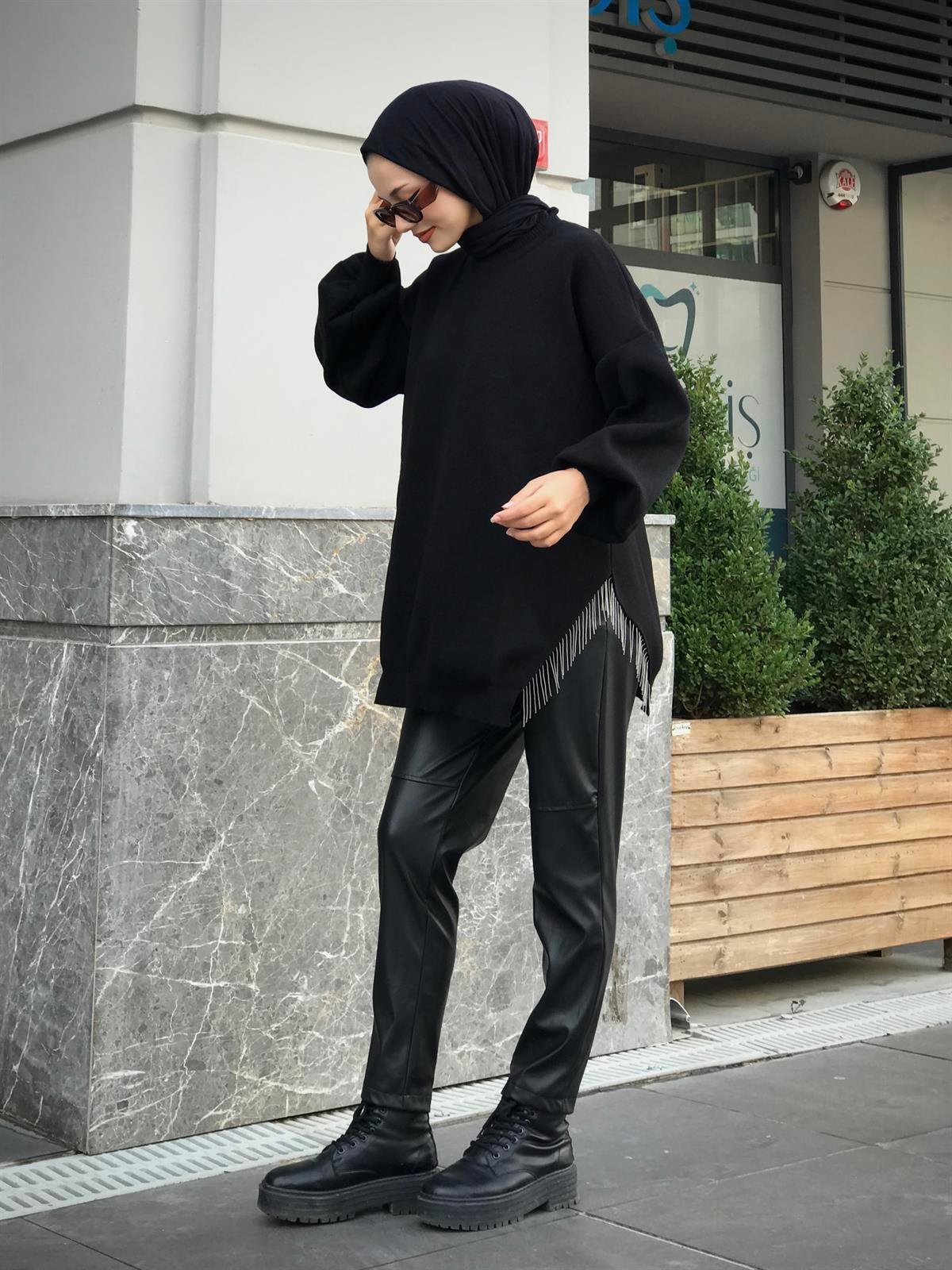 Yarı Zincirli Triko Tunik Siyah