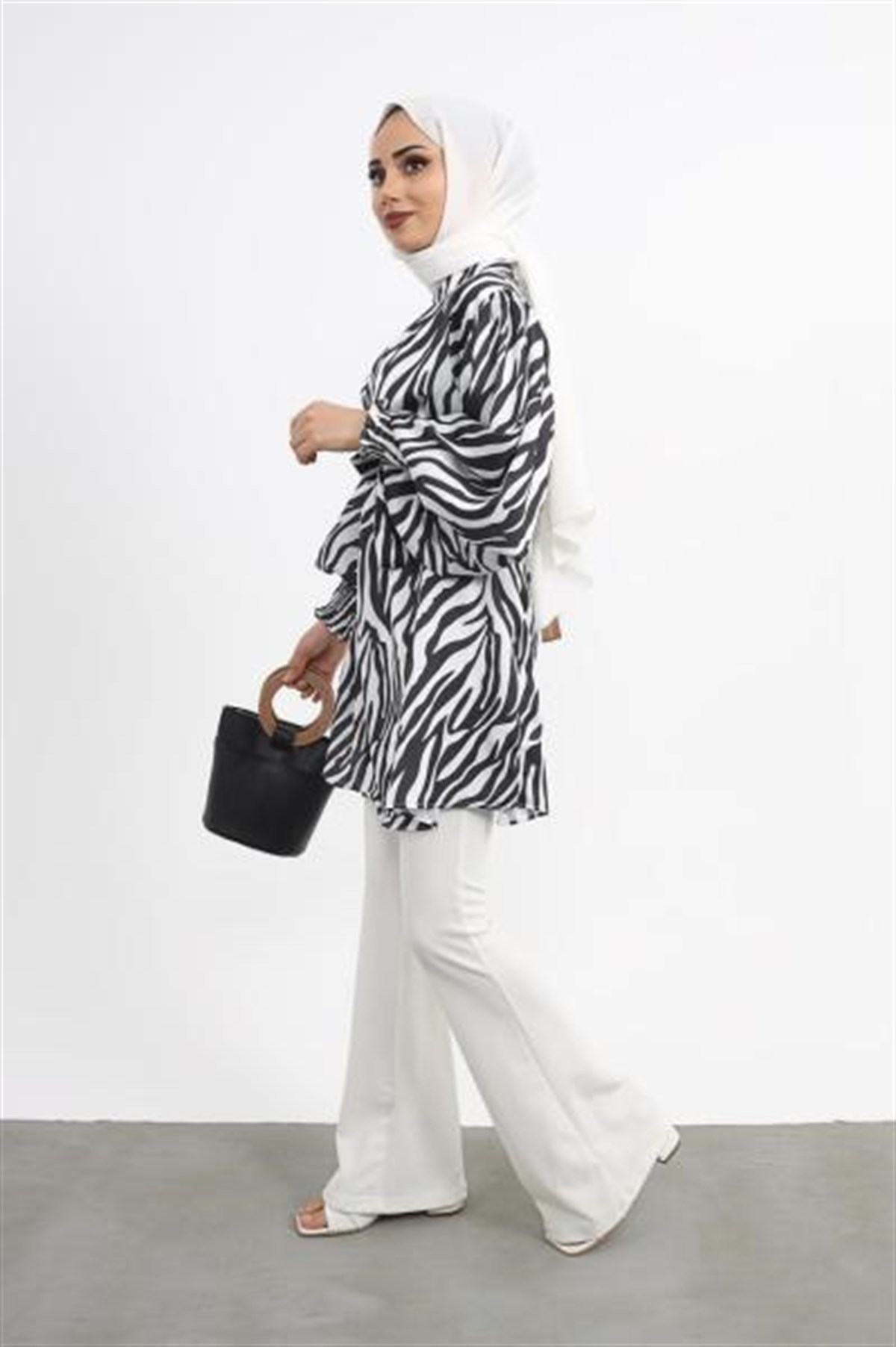 Zebra Desenli Saten Tunik Siyah