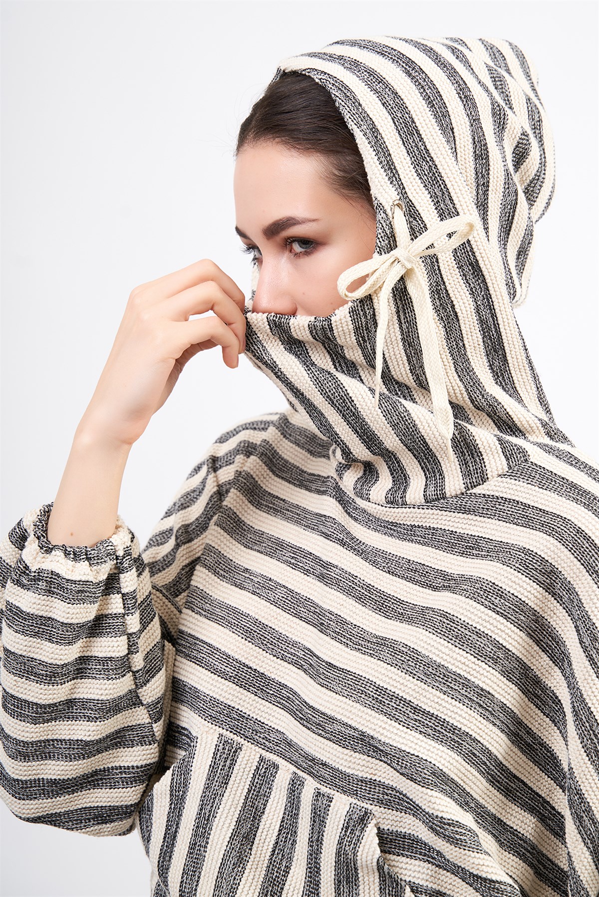 bo7-tasarim-kapusonlu-sweatshirt-6d-4b4.jpg