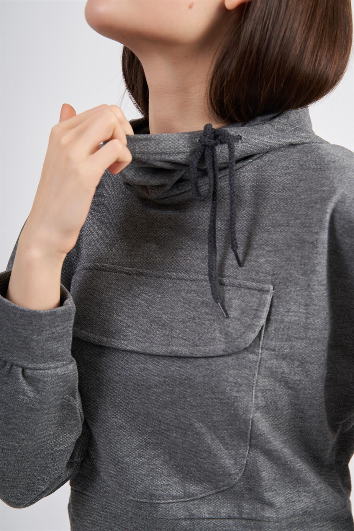 Kadın Önden Cepli Kapüşonlu Pamuk Sweatshirt