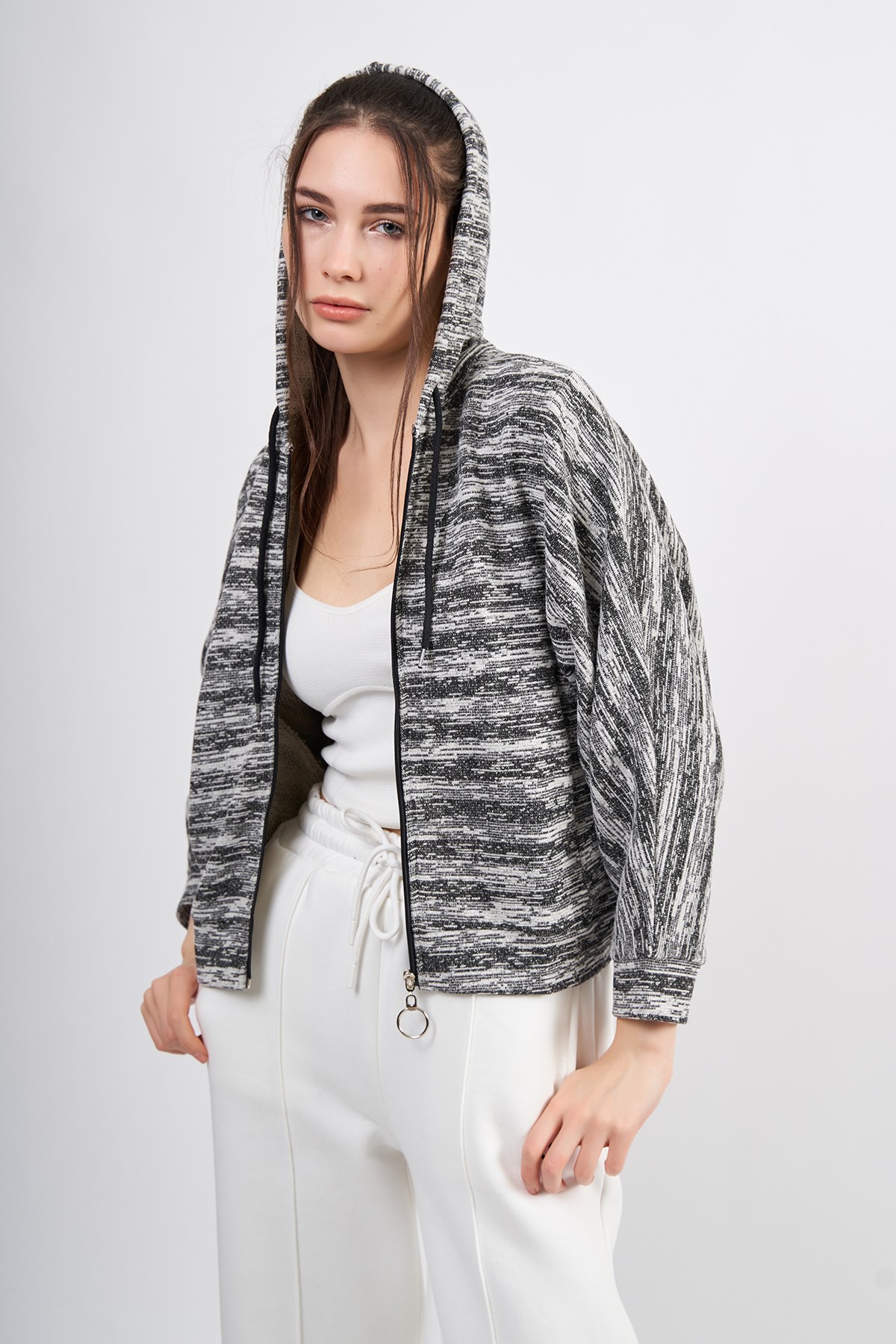 thecatu-tasarim-kadin-kapusonlu-sweats-4eb7f3.jpg