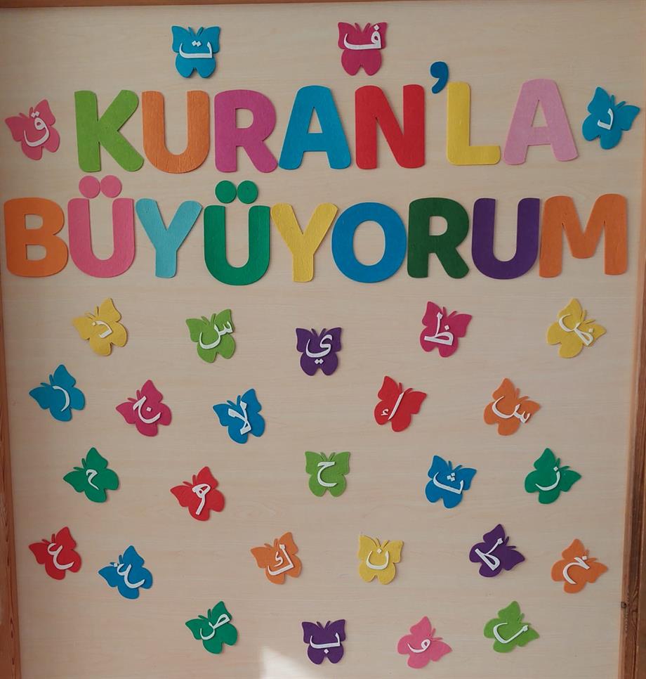 Kelebekli Kur'anla Büyüyorum Panosu