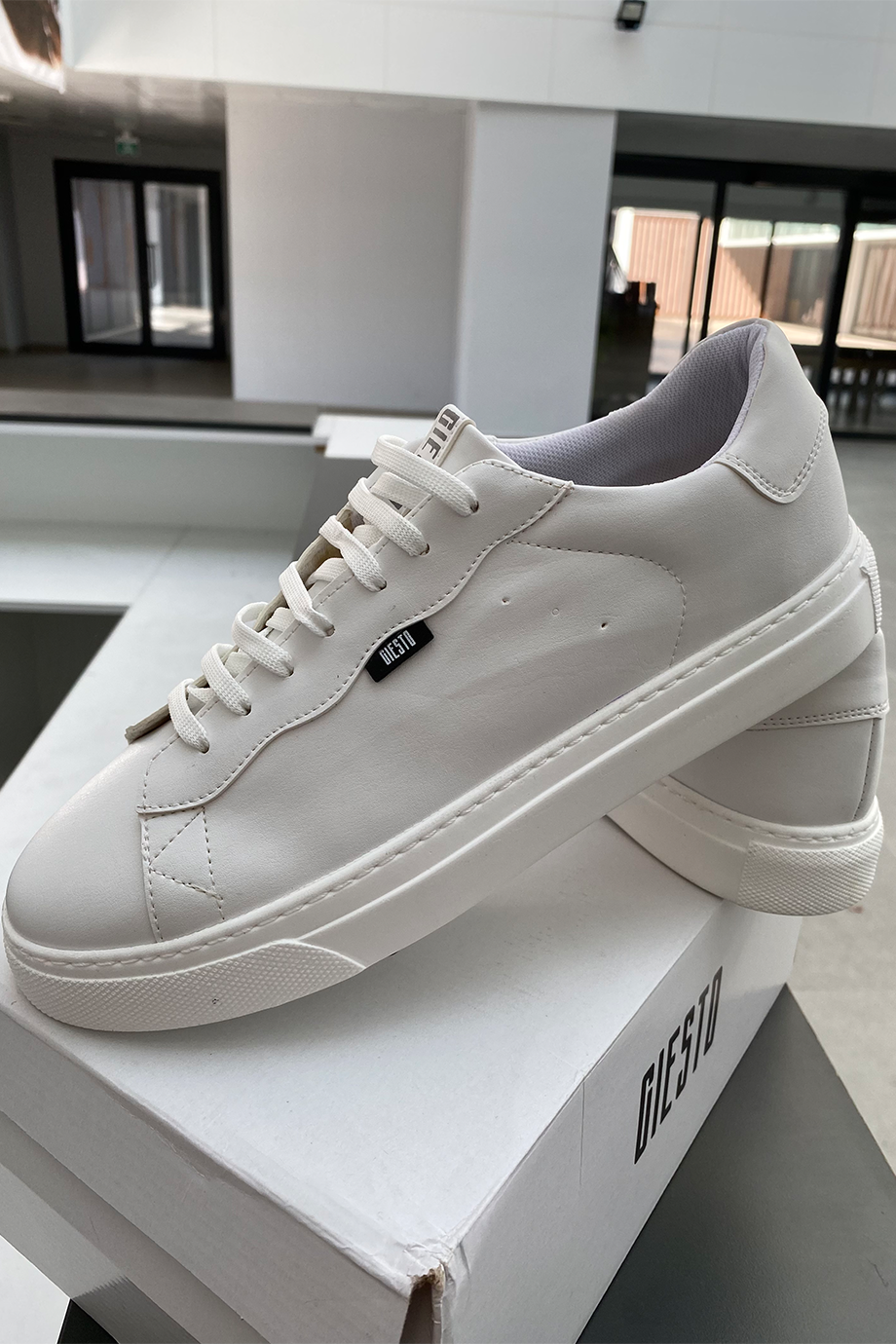 BEYAZ DERİ BASİC AYAKKABI