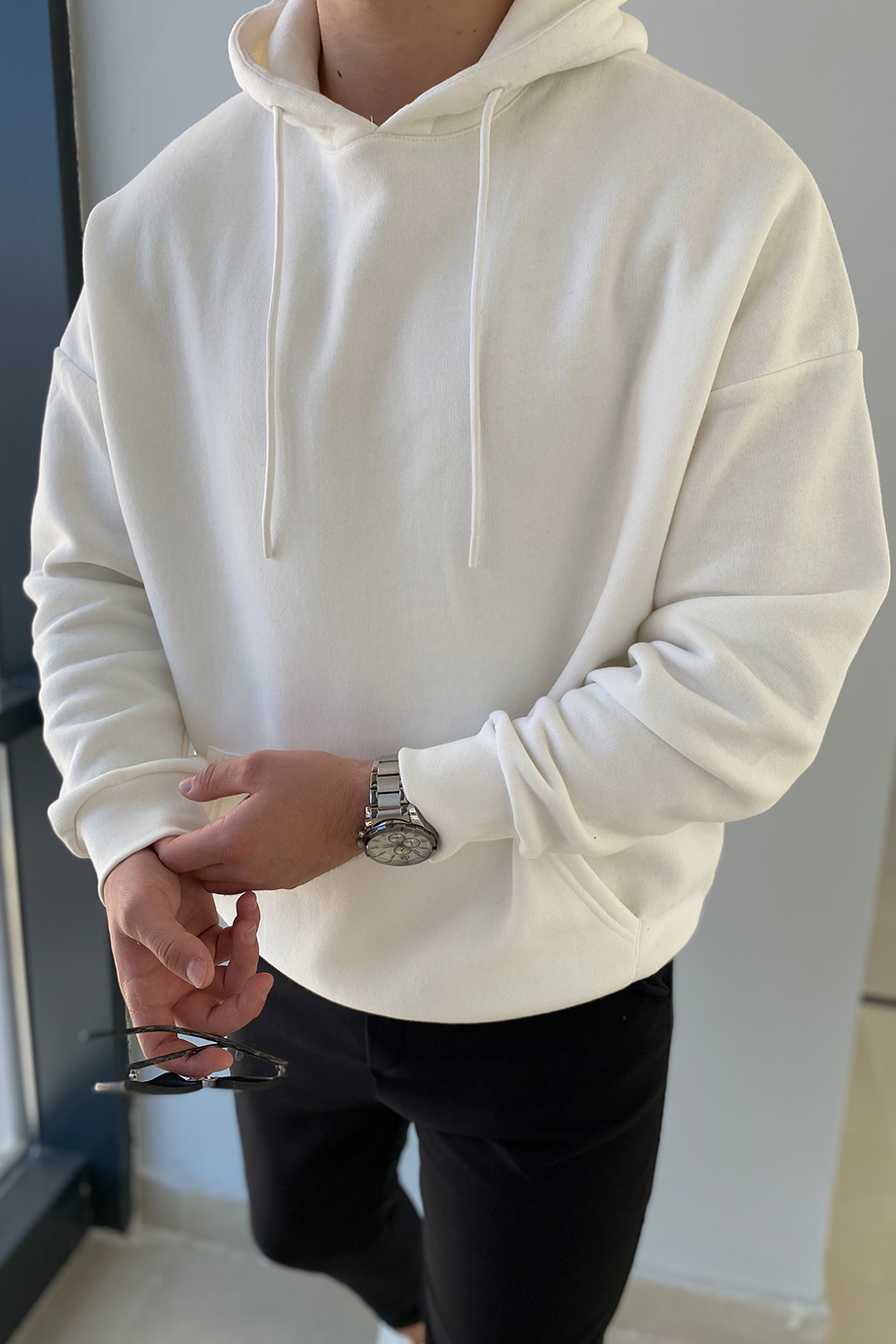 BEYAZ OVERSIZE BASIC SWEATSHİRT