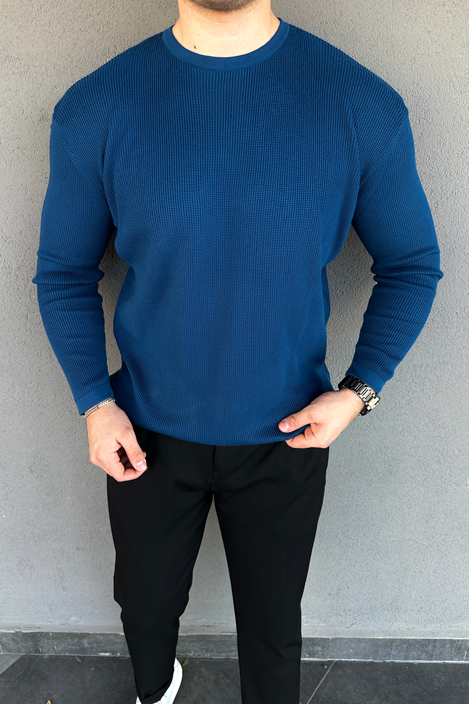 İNDİGO MAVİ ÖRME KAZAK