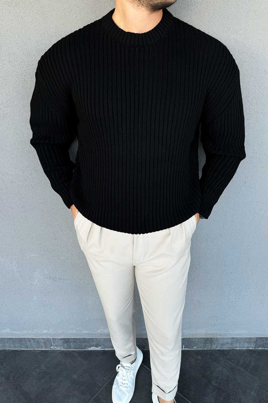 SİYAH OVERSIZE KALIP BİSİKLET YAKA ÖRME KAZAK