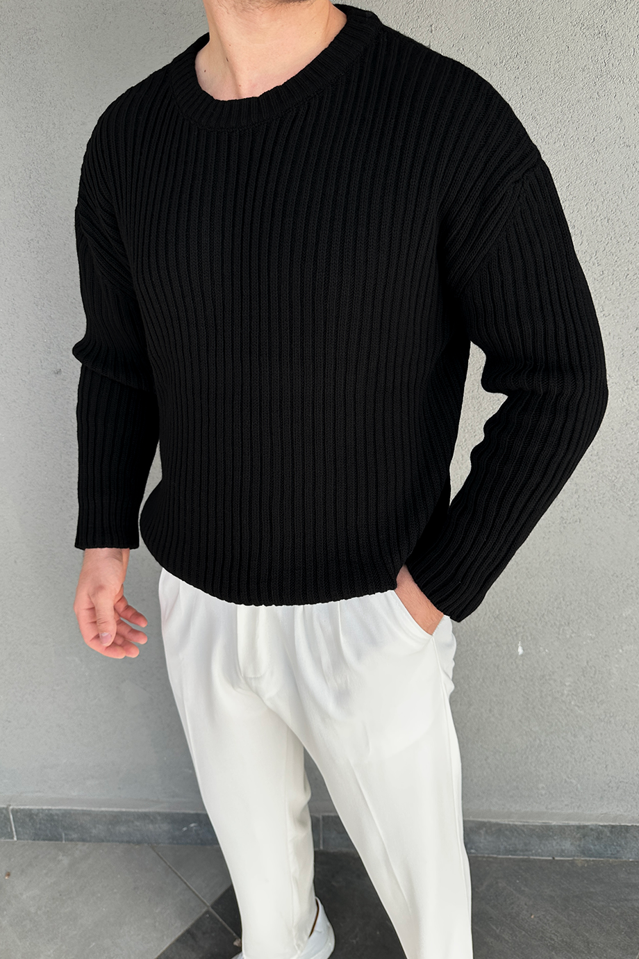 SİYAH OVERSİZE KALIP ÖRME KAZAK