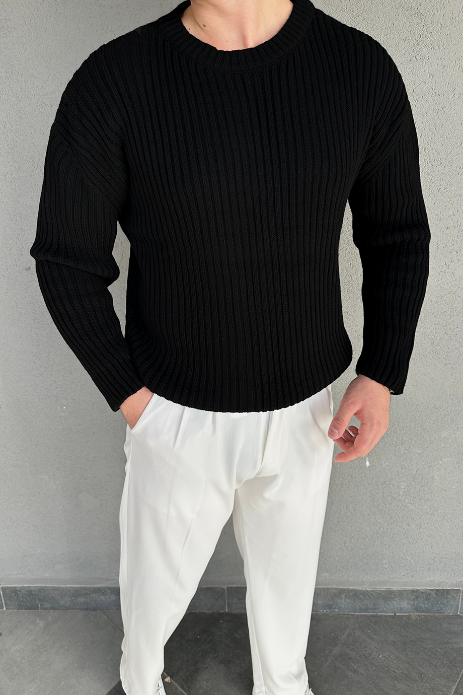 SİYAH OVERSİZE KALIP ÖRME KAZAK