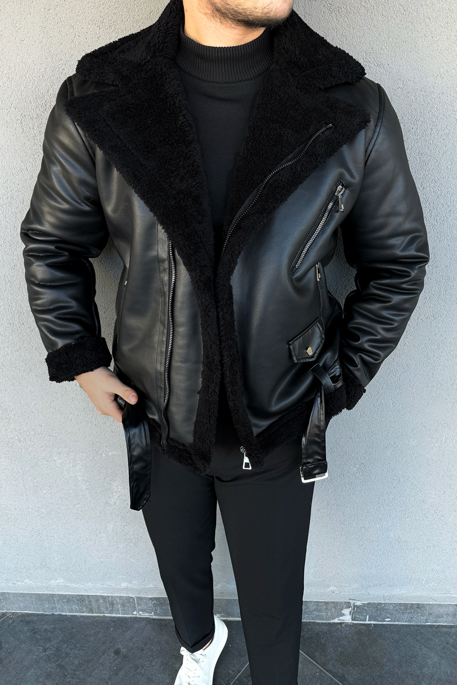 SİYAH-SİYAH YAKALI KUZEY MODELİ KÜRKLÜ MONT