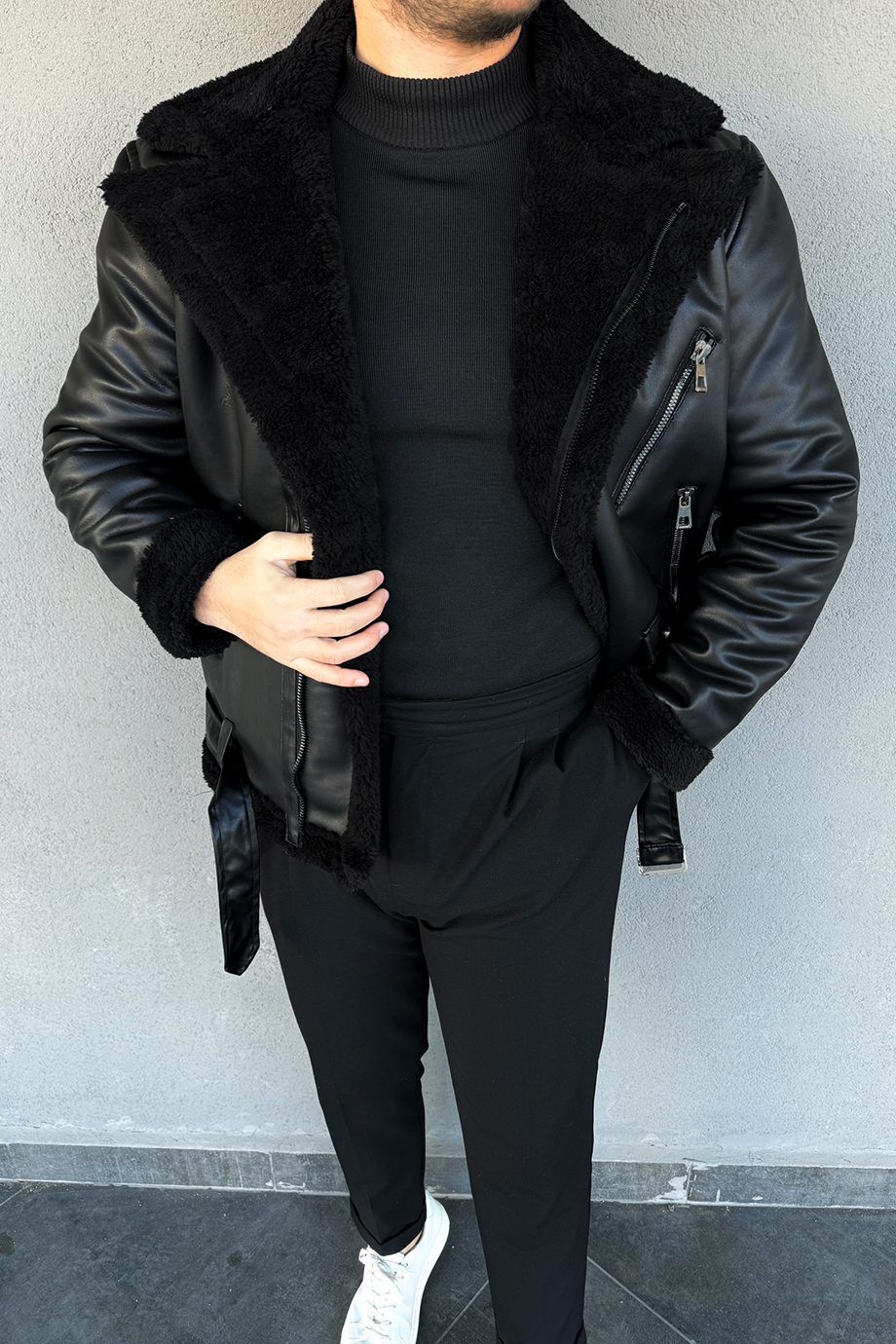 SİYAH-SİYAH YAKALI KUZEY MODELİ KÜRKLÜ MONT