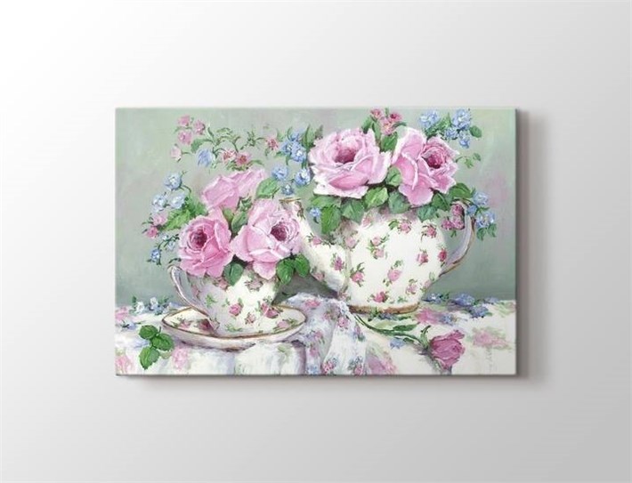 vintage pembe renk çaydanlık ve fincan içinde pembe güllü kanvas tablo