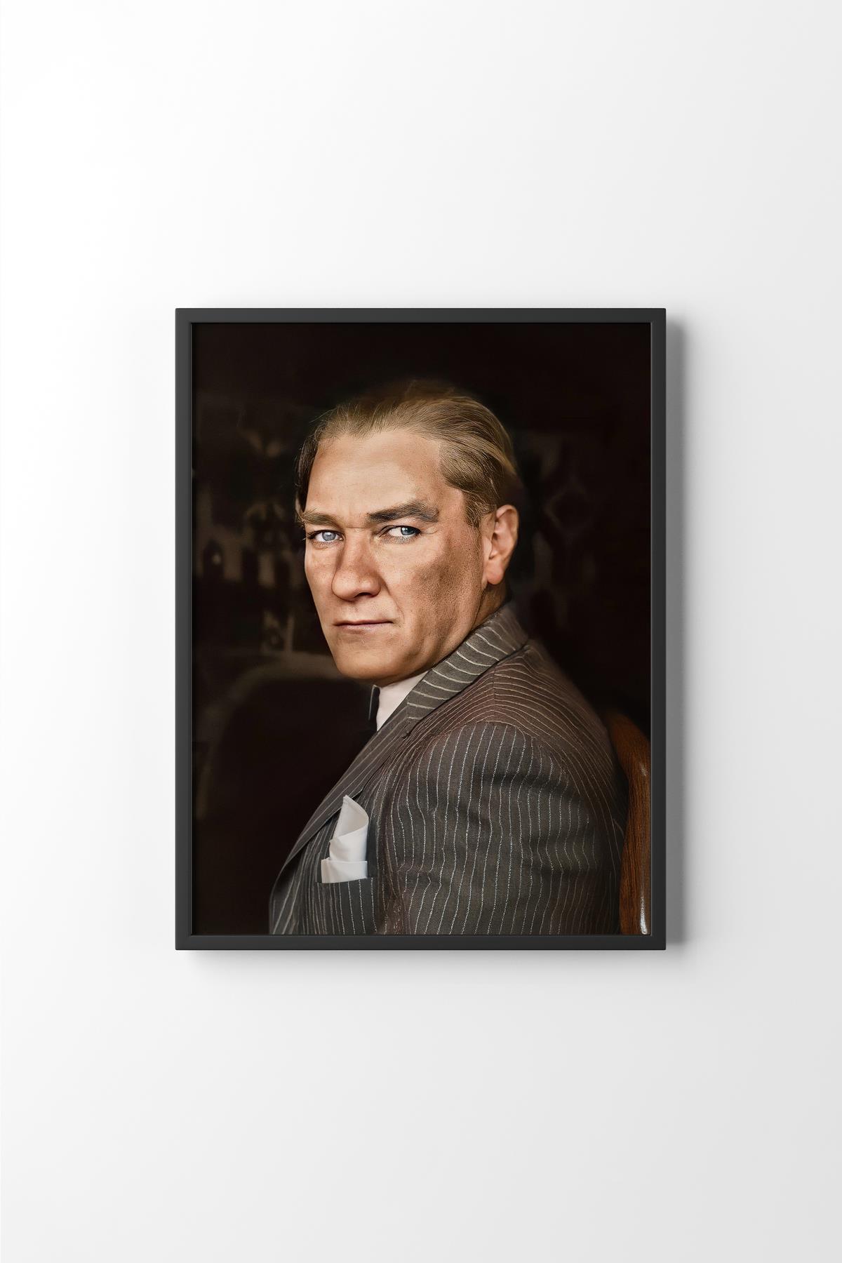 Atatürk Portresi Bakış Mustafa Kemal Çizgili Takım Cep Mendili Ofis Dekor Renklendirilmiş Portre Çerçeveli Tablo – Naturel Çerçeve