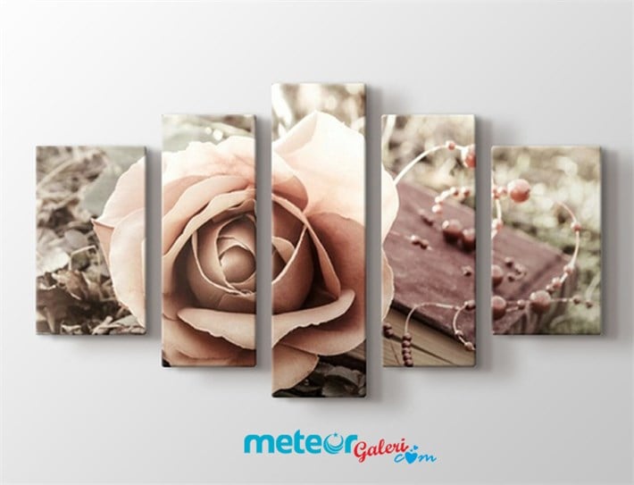 Soft Güllü ve Boncuklu Kitap Kanvas Tablo