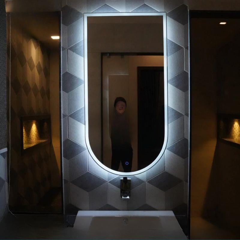 Modern LED Dikdörtgen Banyo Aynası, Ön ve Arka Aydınlatmalı Makyaj Aynası, Ev Dekorasyonu, Kısılabilir Dokunmatik Düğme ve Buğu Önleyici (İsteğe Bağlı/İsteğe Bağlı) Fonksiyonlu Makyaj Aynası, Duvara Monte Akıllı Tıraş Aynası, Çoklu Işık Seçeneği