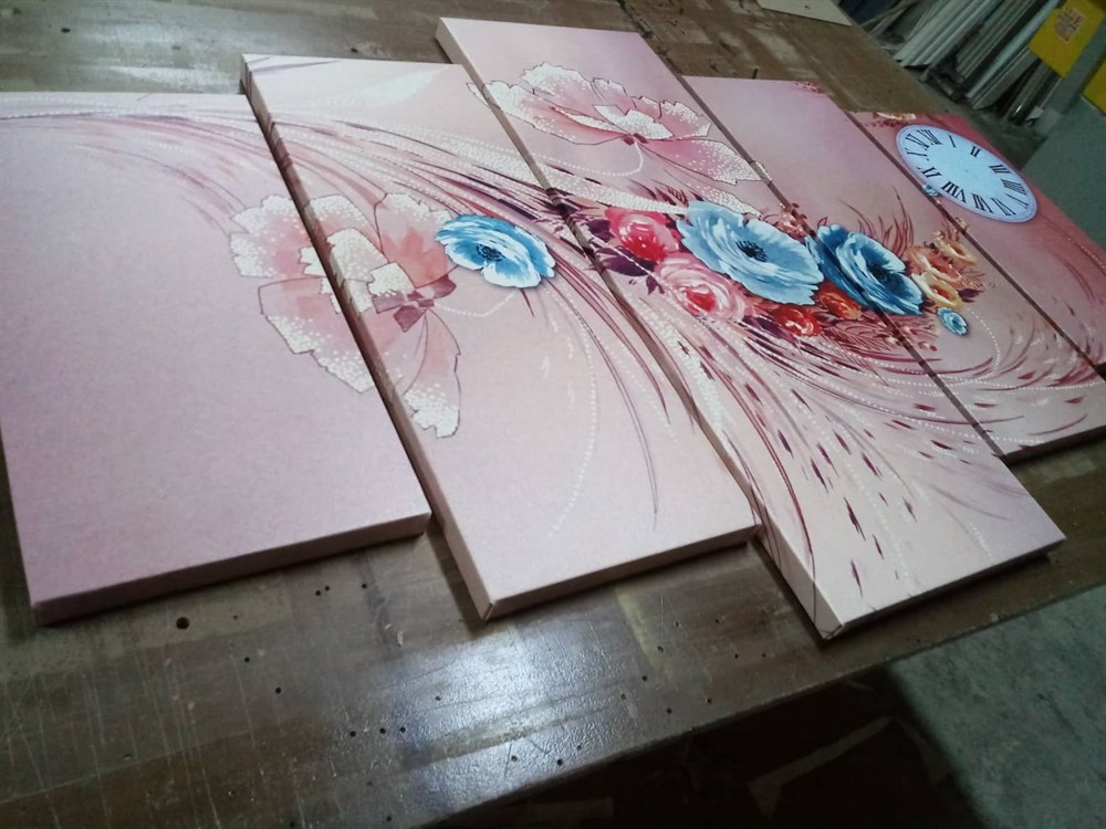 Modern Pembe Mavi Çiçek Desenli Saatli Kanvas Tablo
