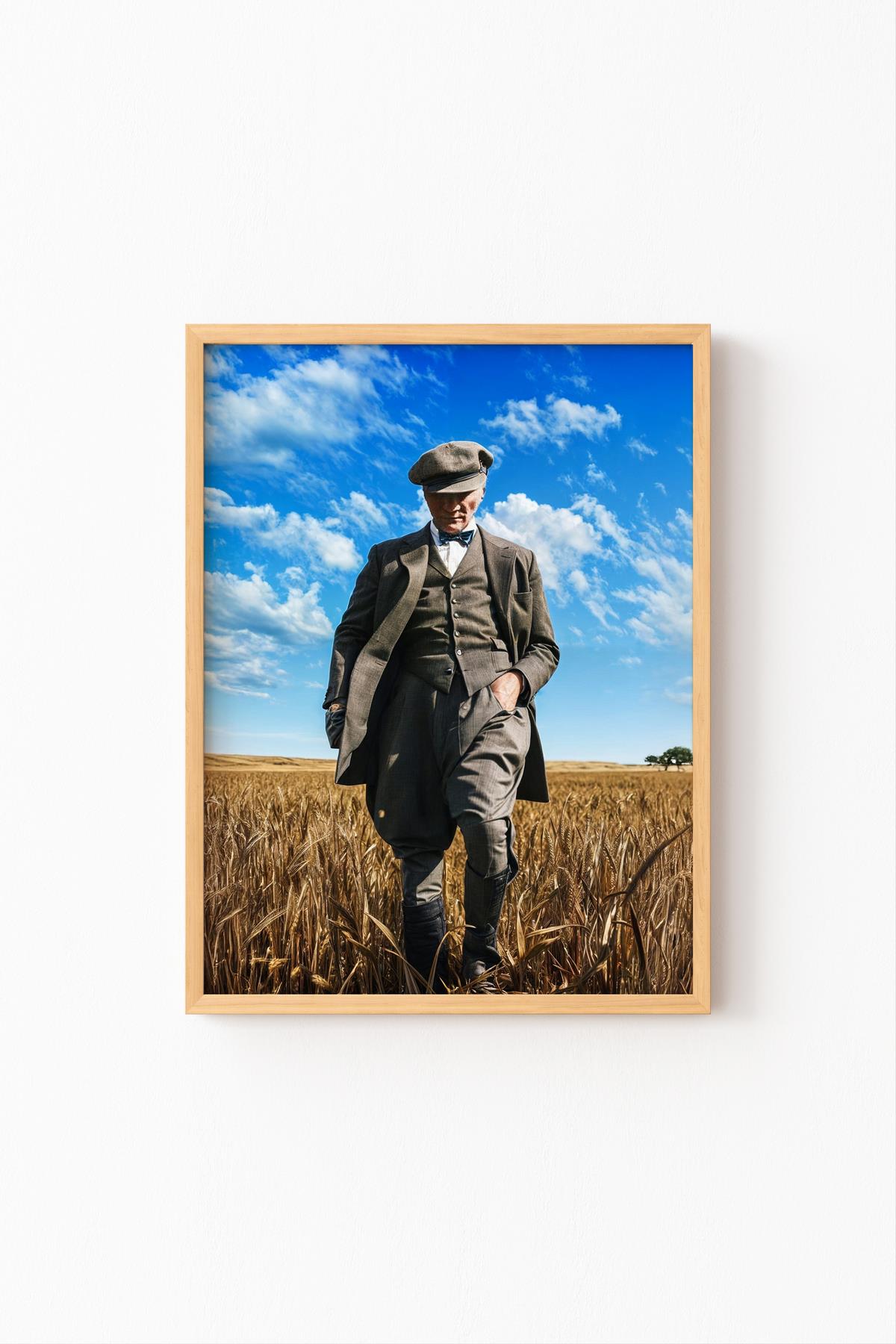 Mustafa Kemal Atatürk Buğday Tarlasında Renklendirilmiş İkonik Portre Türkiye Duvar Dekoru Çerçeveli Tablo – Beyaz Çerçeve