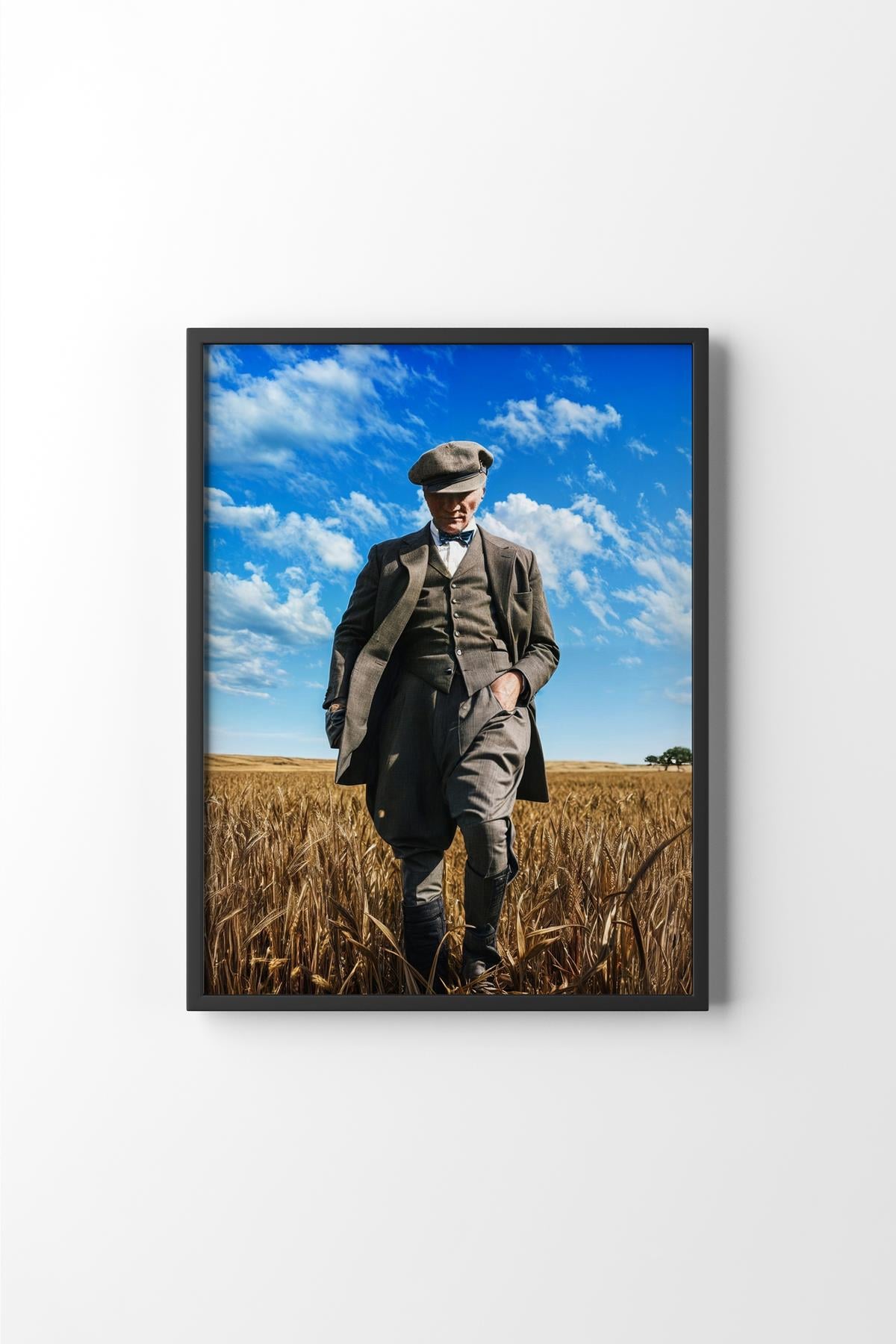 Mustafa Kemal Atatürk Buğday Tarlasında Renklendirilmiş İkonik Portre Türkiye Duvar Dekoru Çerçeveli Tablo – Beyaz Çerçeve