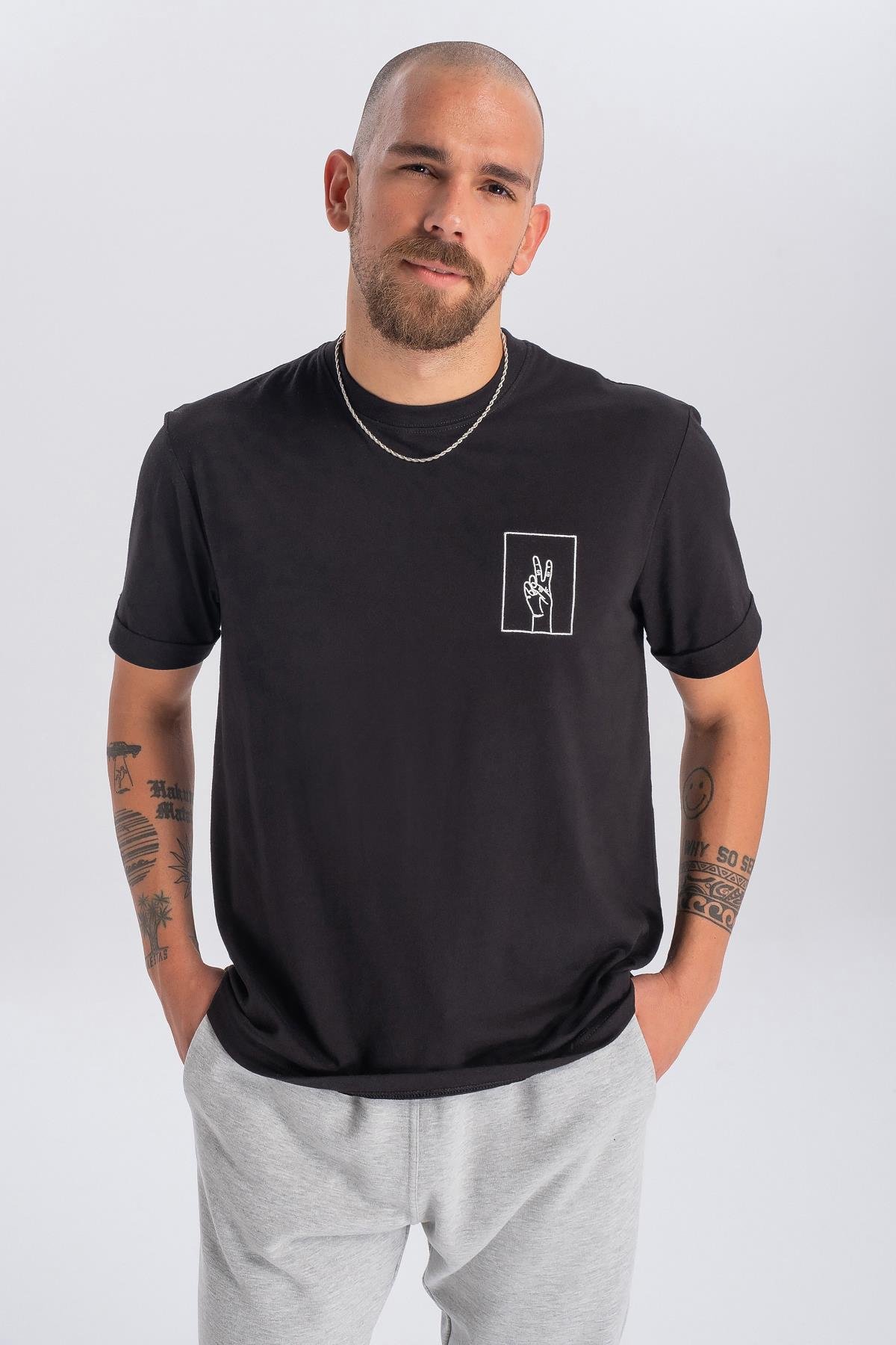 Alex, Nakış Detaylı, Organik Kumaşlı, Bisiklet Yaka Siyah Erkek T-shirt