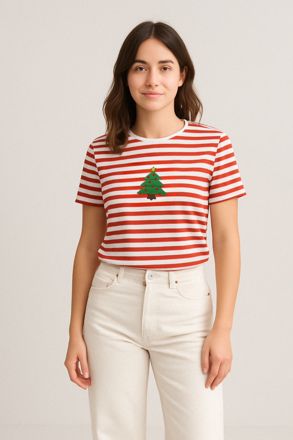 DASHER, Sürdürülebilir Kumaşlı Yılbaşı Ağacı Aplikeli Çizgili Kısa Kollu T-Shirt