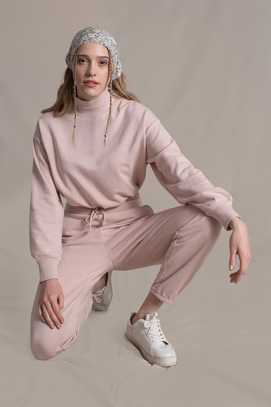 Kate, Büzgü Detaylı, Organik Kumaşlı, Pudra Renkli, Cropped Sweatshirt